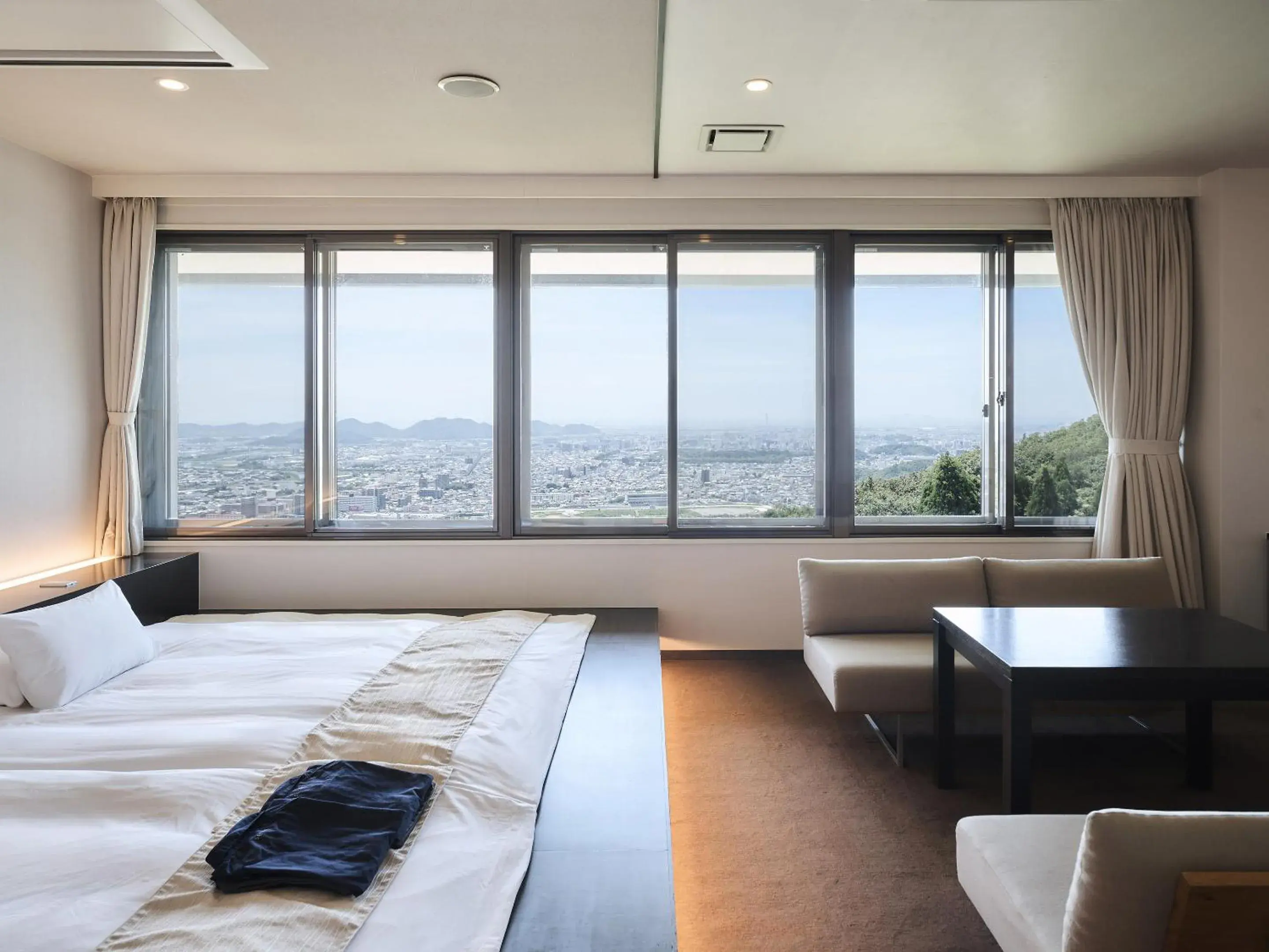 Twin Room with Tatami Area - Non-Smoking in Setre Highland Villa Himeji Twin Room with Tatami Area - Non-Smoking in Setre Highland Villa Himeji