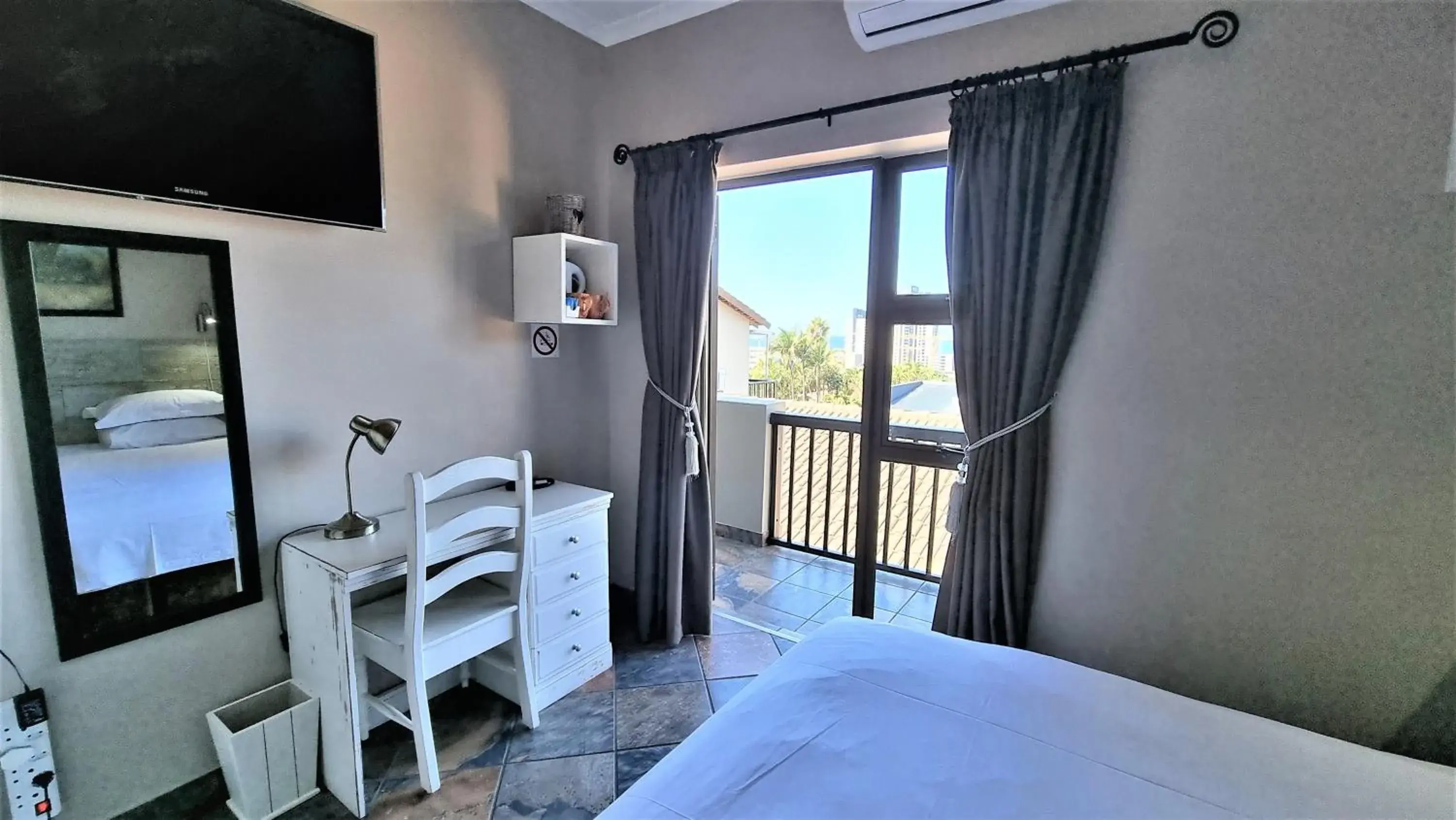 Twin/Double Room - single occupancy in Crooked Tree Cottage Twin/Double Room - single occupancy in Crooked Tree Cottage