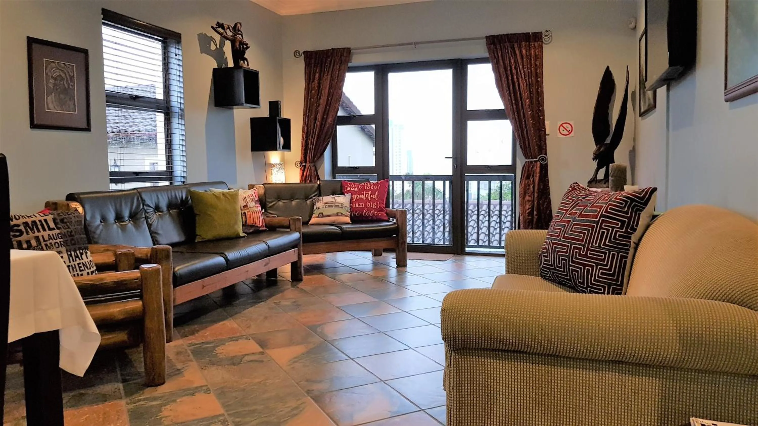 Living room in Crooked Tree Cottage