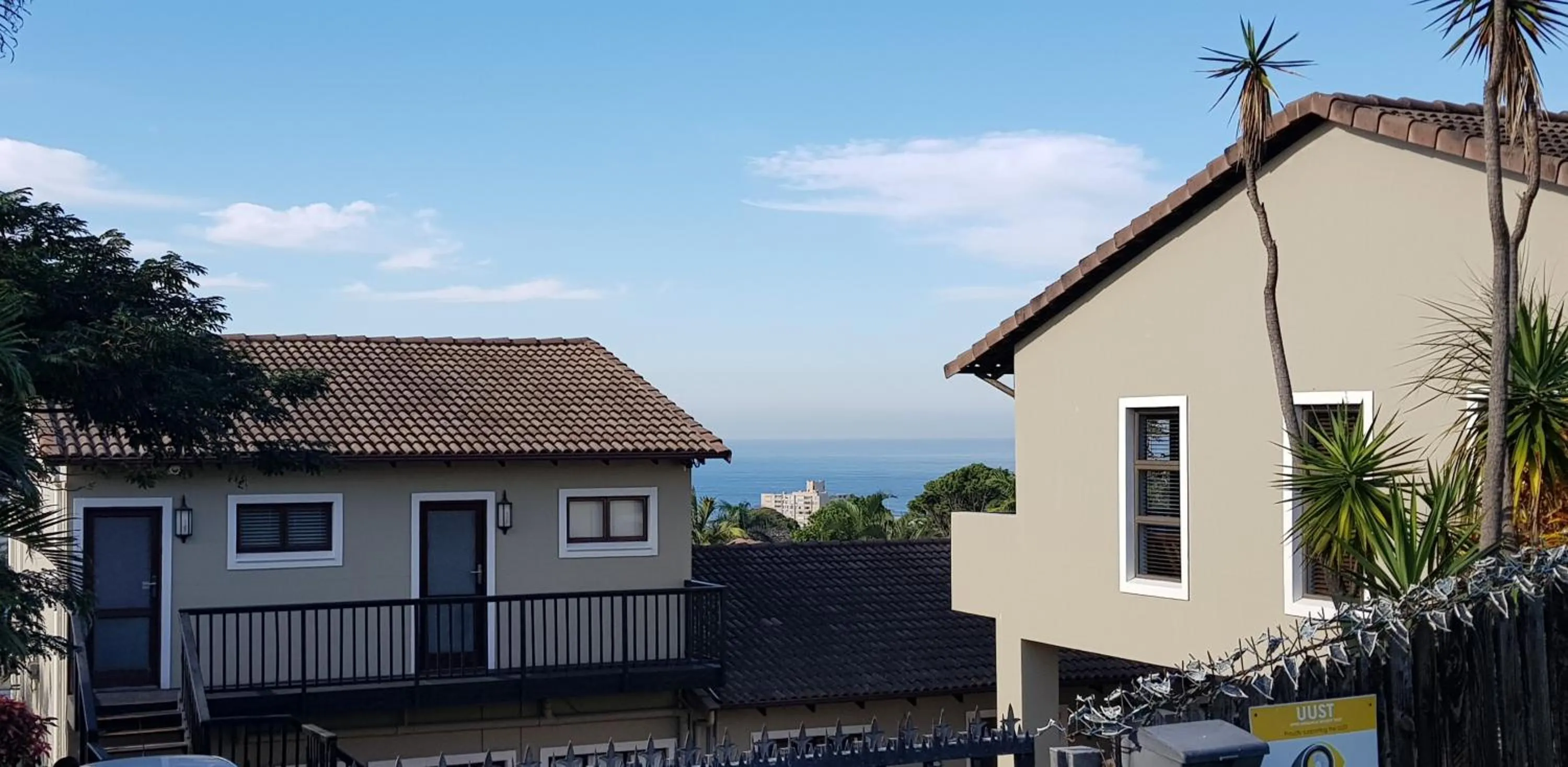 Property building in Crooked Tree Cottage