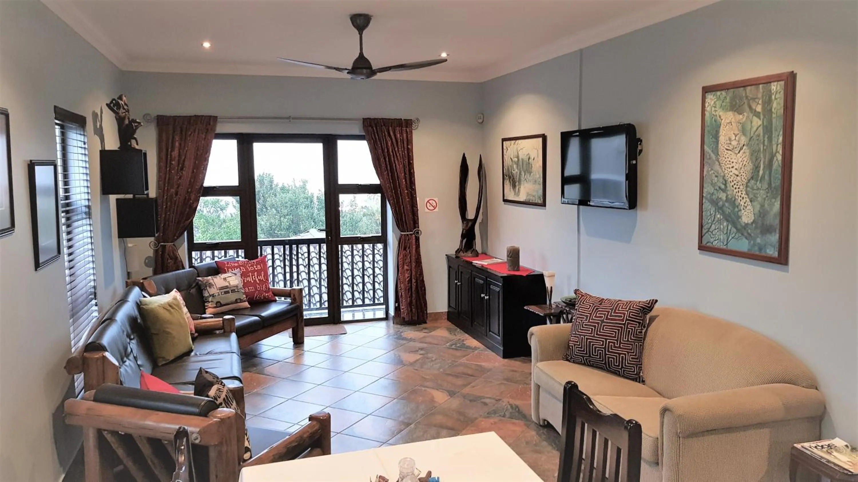 Living room in Crooked Tree Cottage
