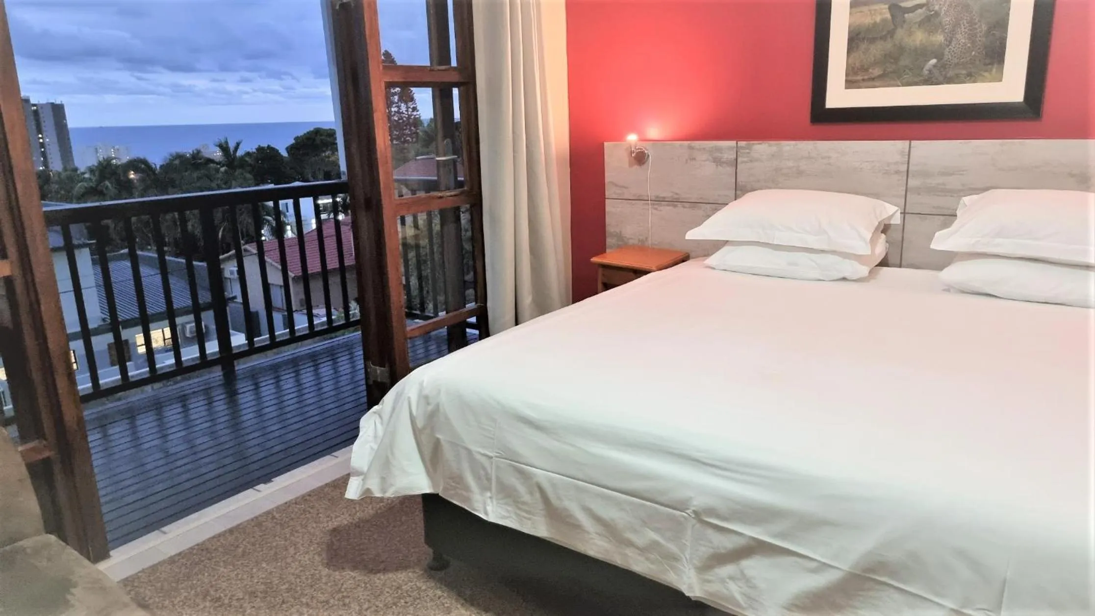 Sea view, Bed in Crooked Tree Cottage
