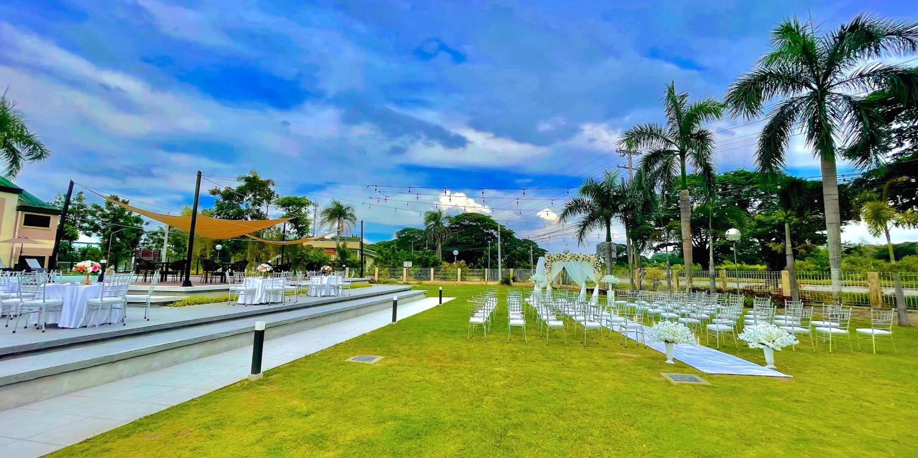 Garden in Luisita Central Park Hotel