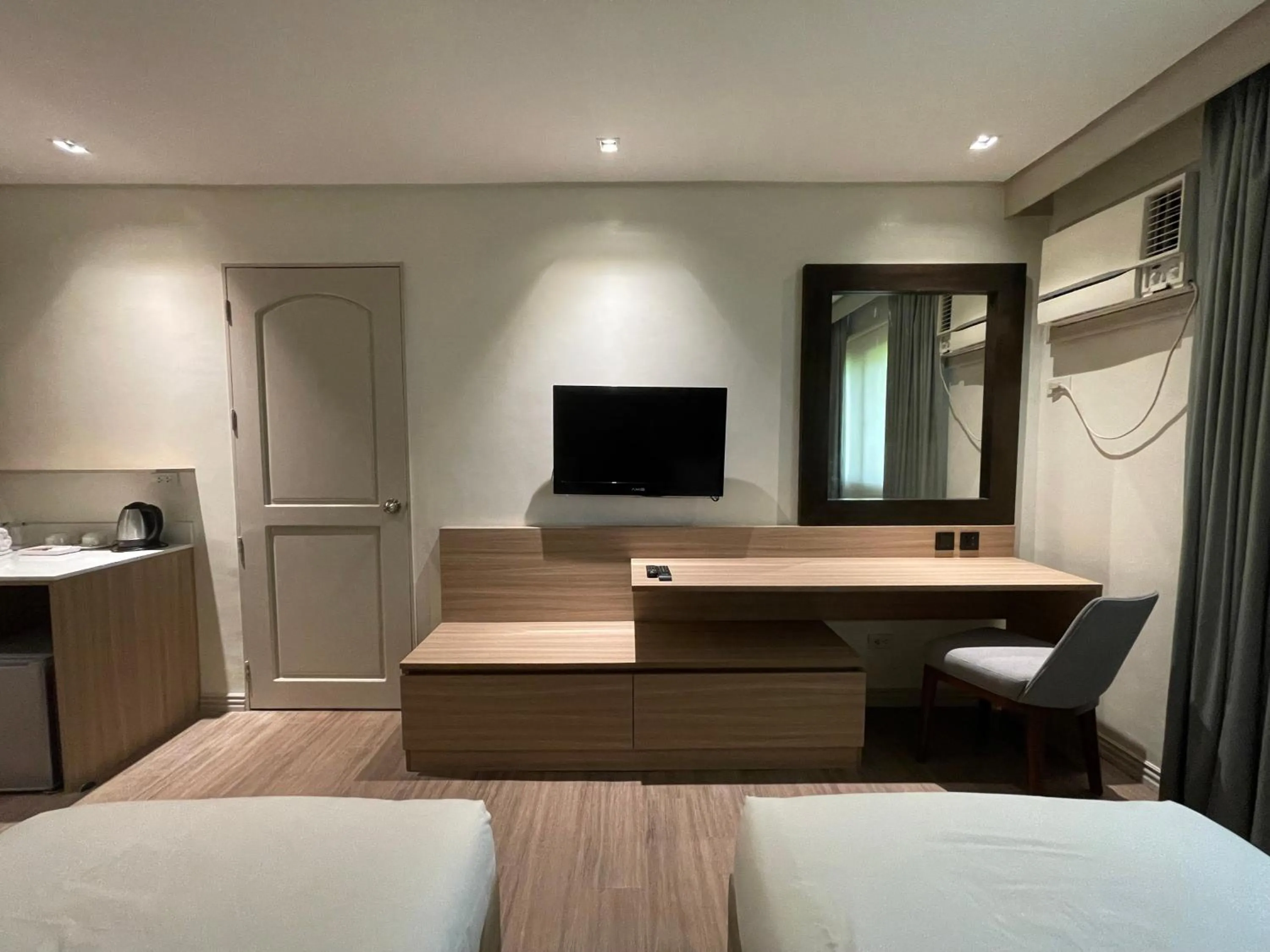 Bedroom, Bed in Luisita Central Park Hotel