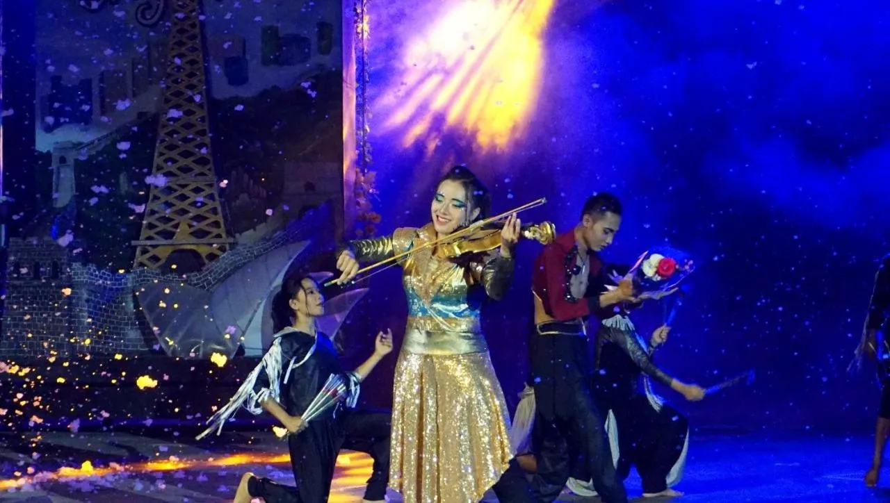 Transformer Center Hotel