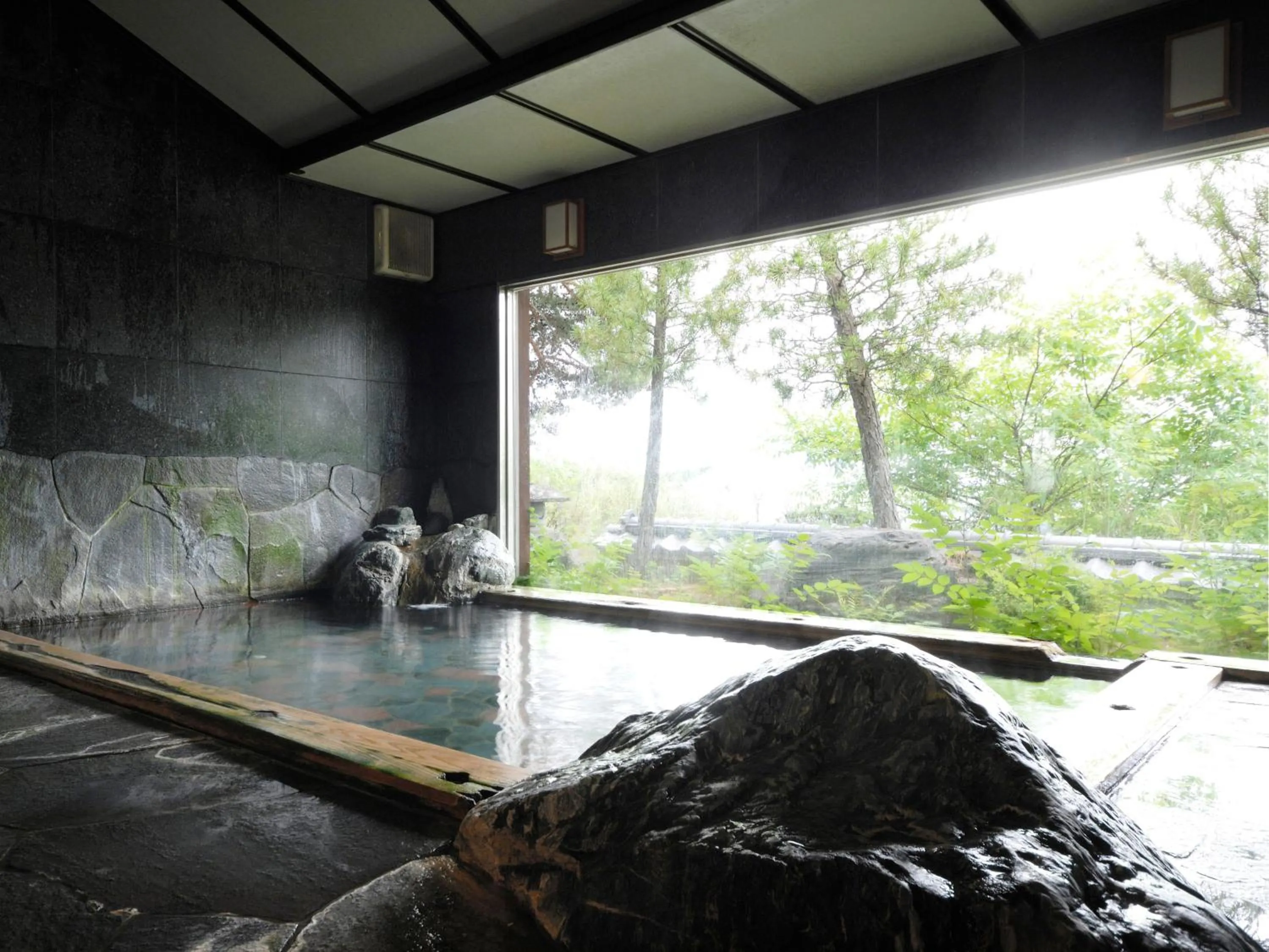 Hot Spring Bath in Momoyama