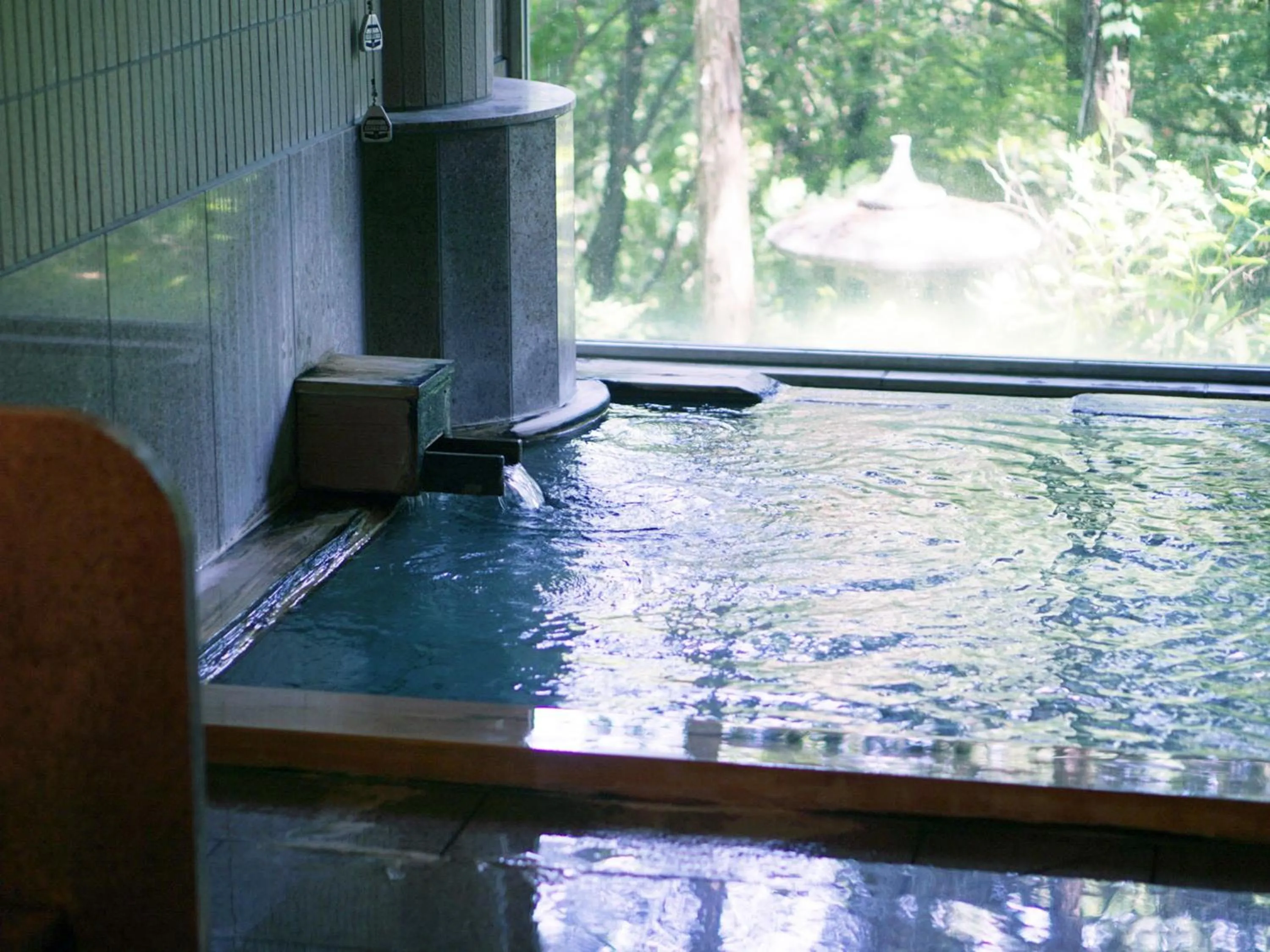 Hot Spring Bath in Momoyama
