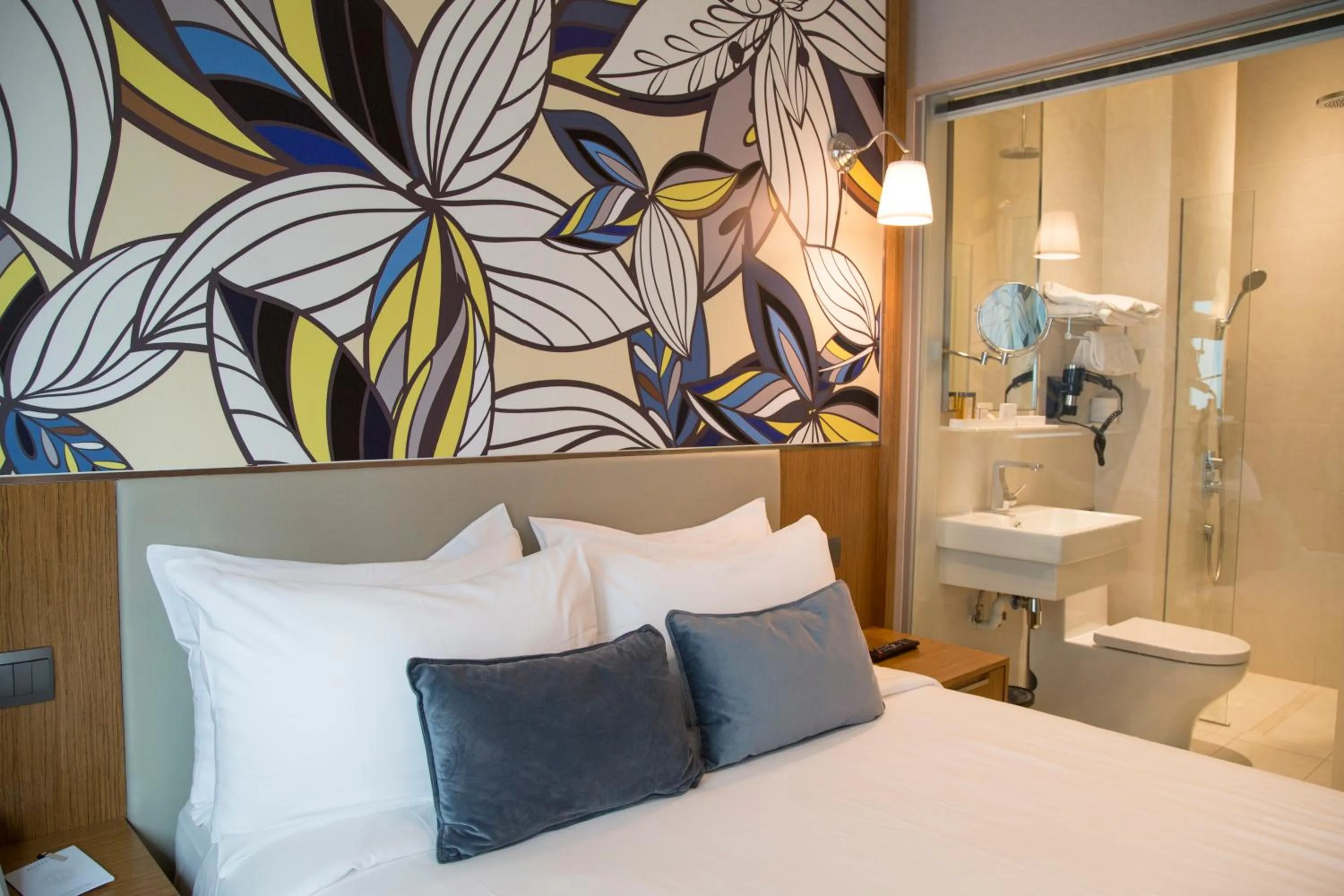 Bed in Hotel Bencoolen at Hong Kong Street