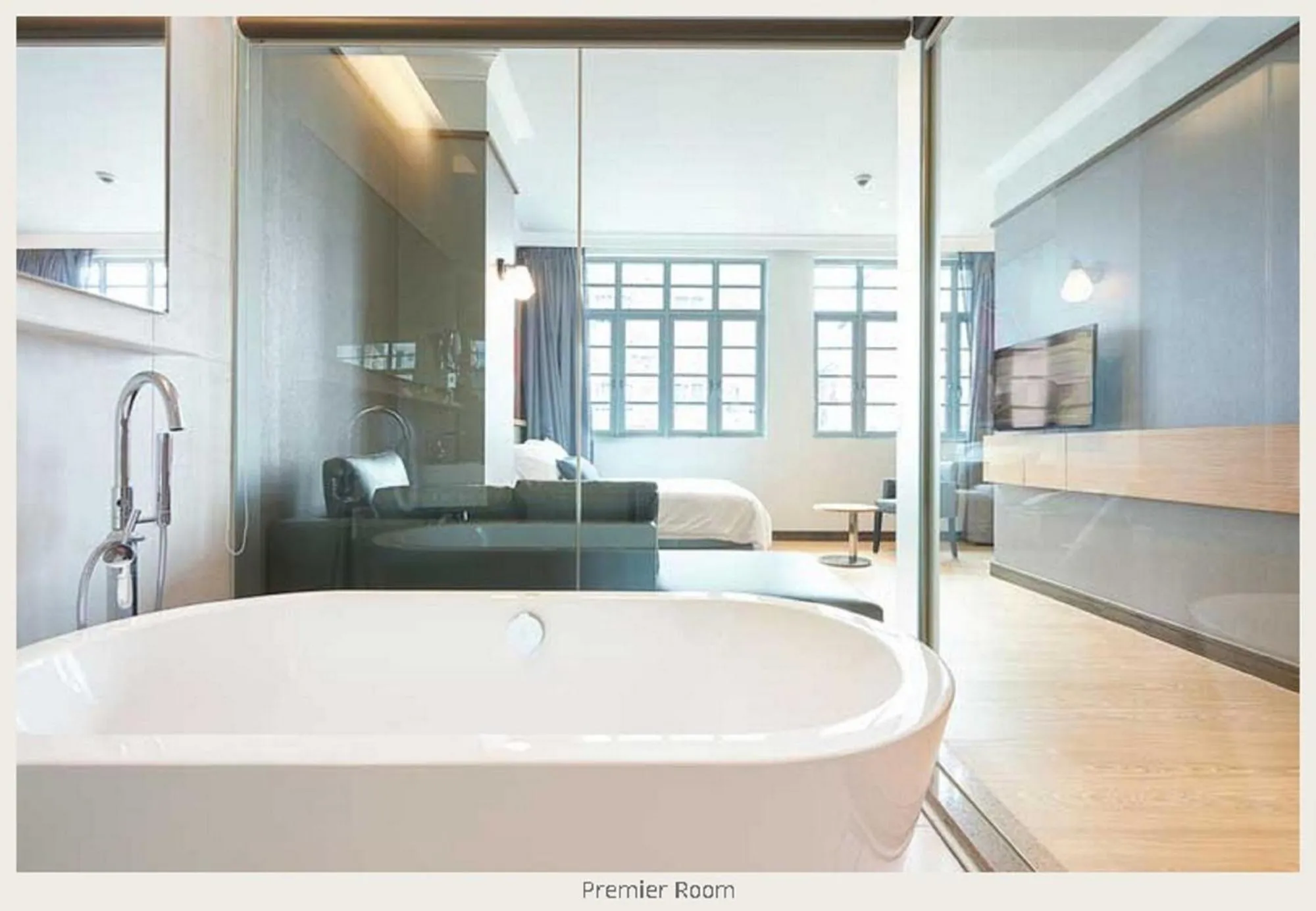 Bathroom, Bed in Hotel Bencoolen at Hong Kong Street