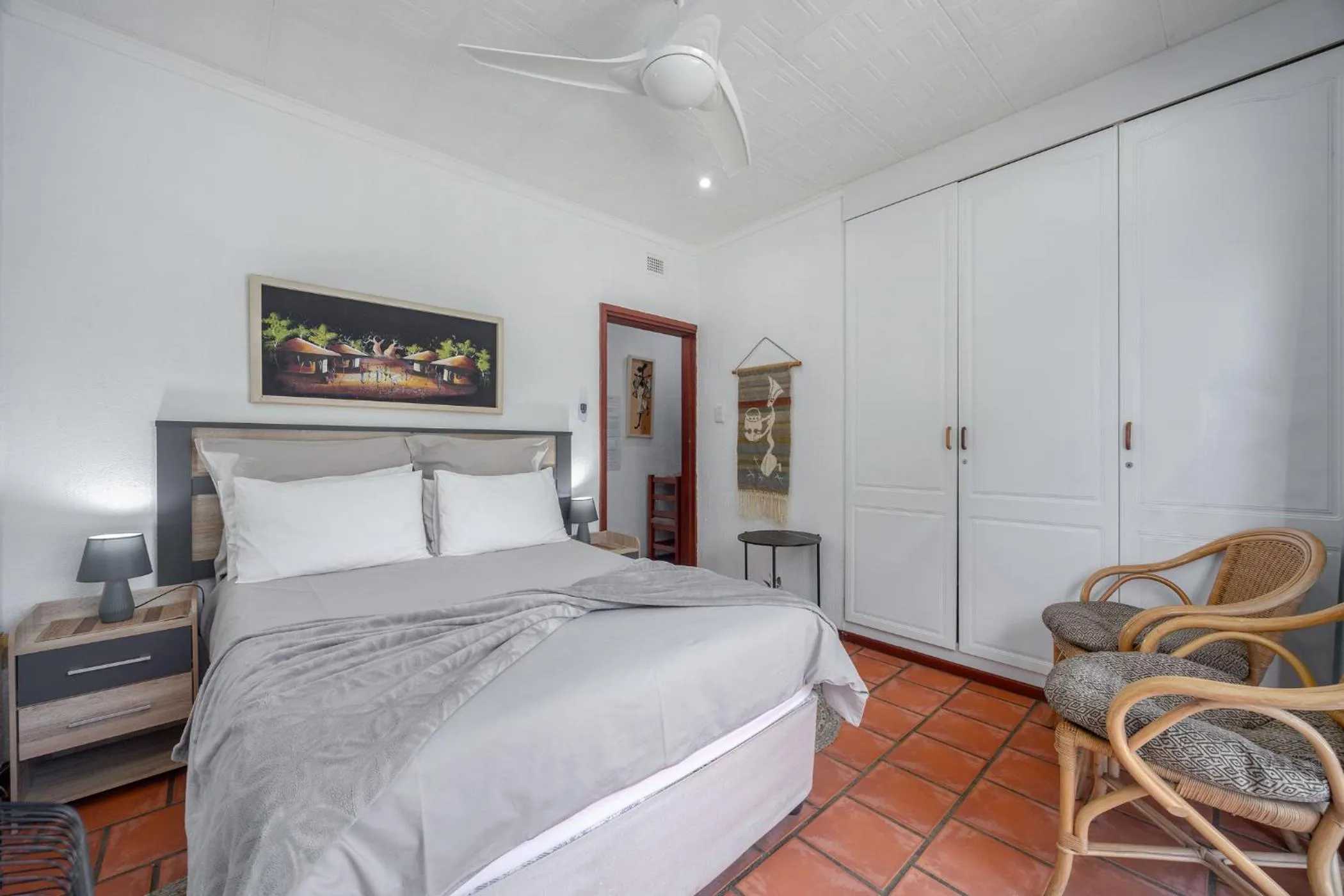 Bedroom, Bed in Beachcomber Bay Guest House In South Africa