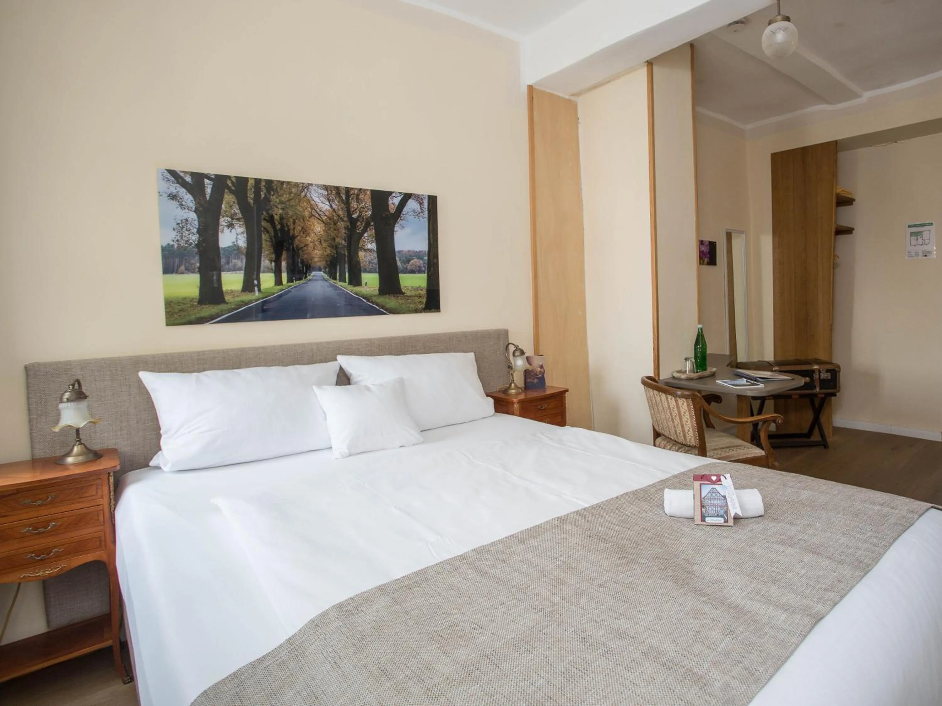 Photo of the whole room, Bed in Altstadthotel Treysa