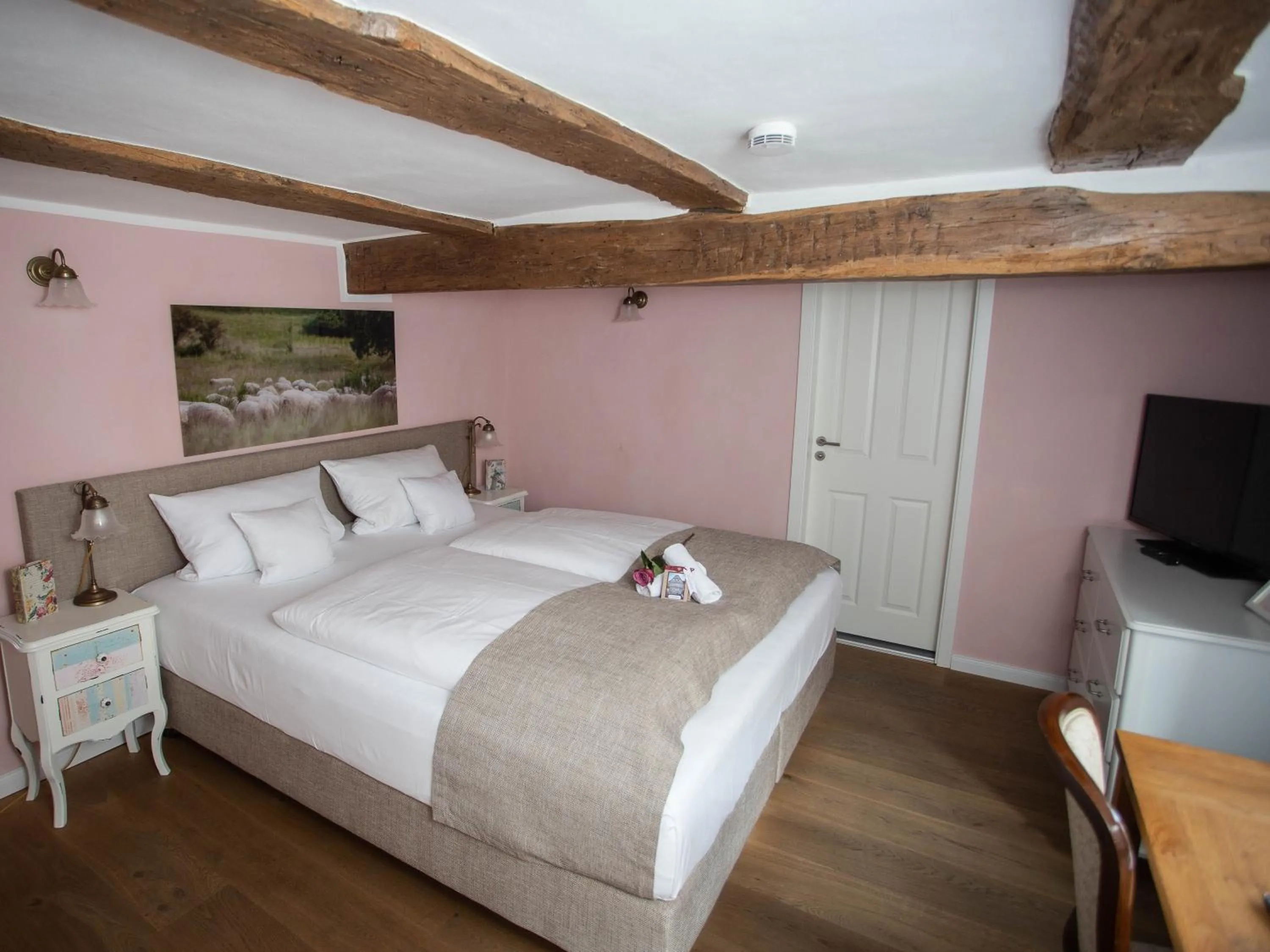 Photo of the whole room, Bed in Altstadthotel Treysa