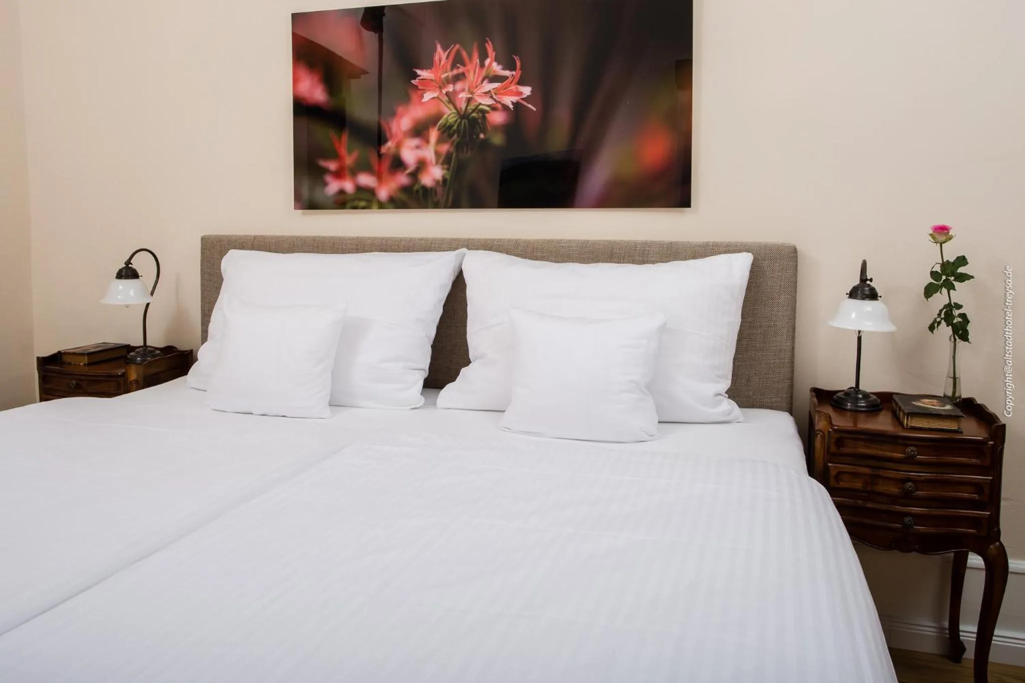 Photo of the whole room, Bed in Altstadthotel Treysa