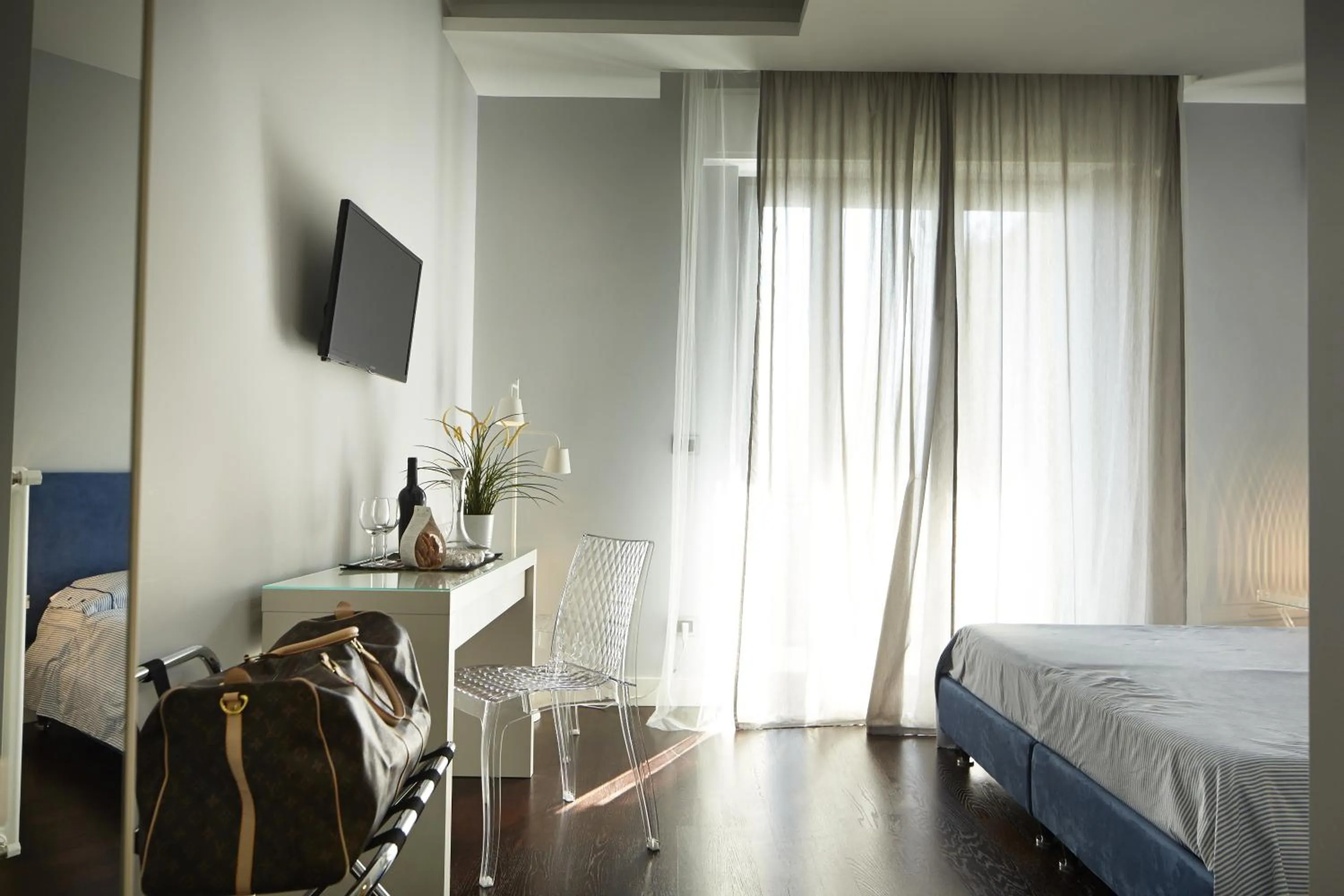 Photo of the whole room, Bed in B&B Hotei