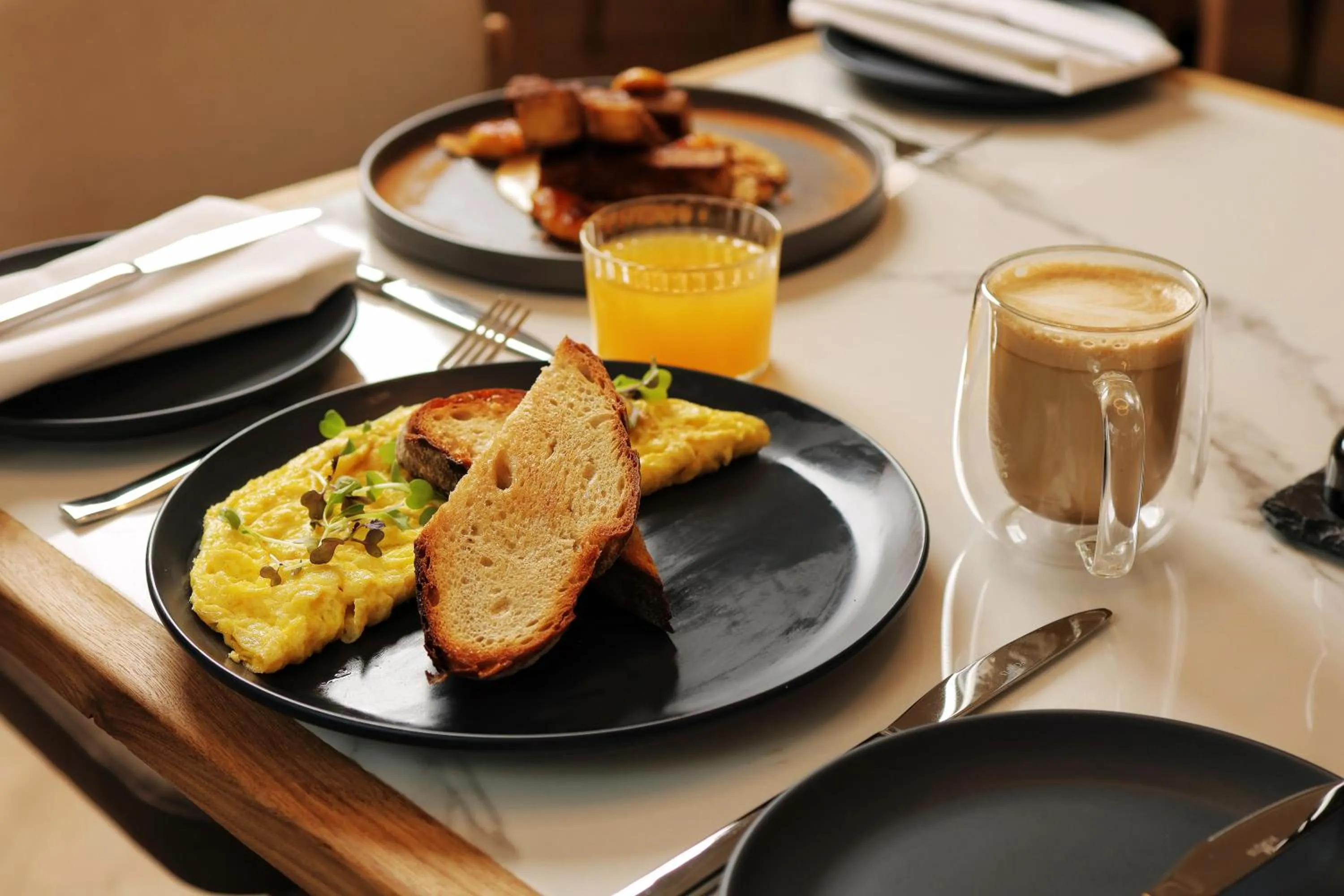 Restaurant/places to eat in The Max Hotel Sandton