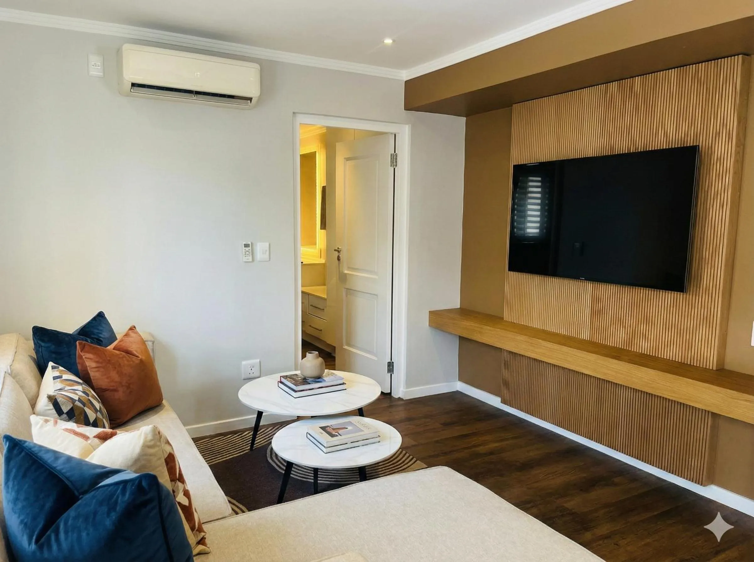 TV and multimedia, Bed in The Max Hotel Sandton