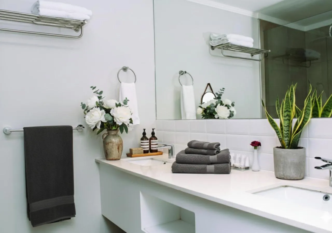 Shower in The Max Hotel Sandton