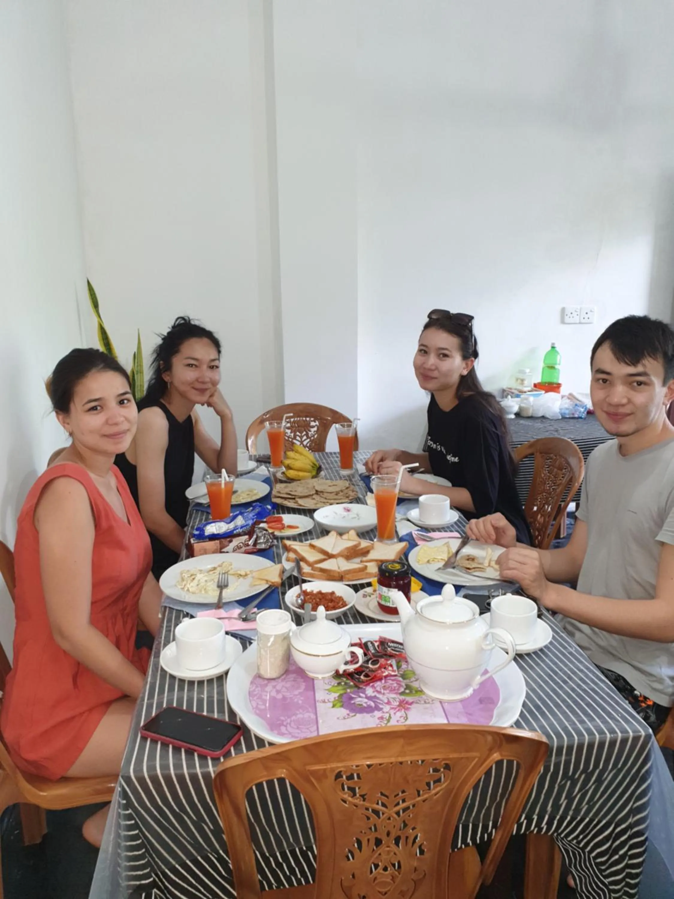 Food and drinks in Village Star Rest-Mirissa