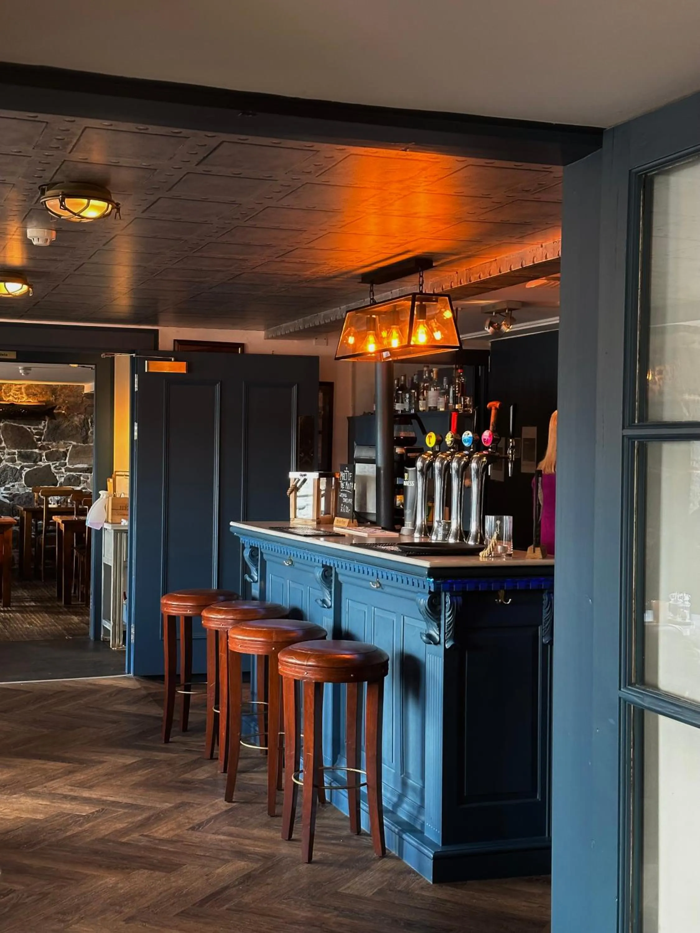 Lounge or bar in The Tobermory Hotel