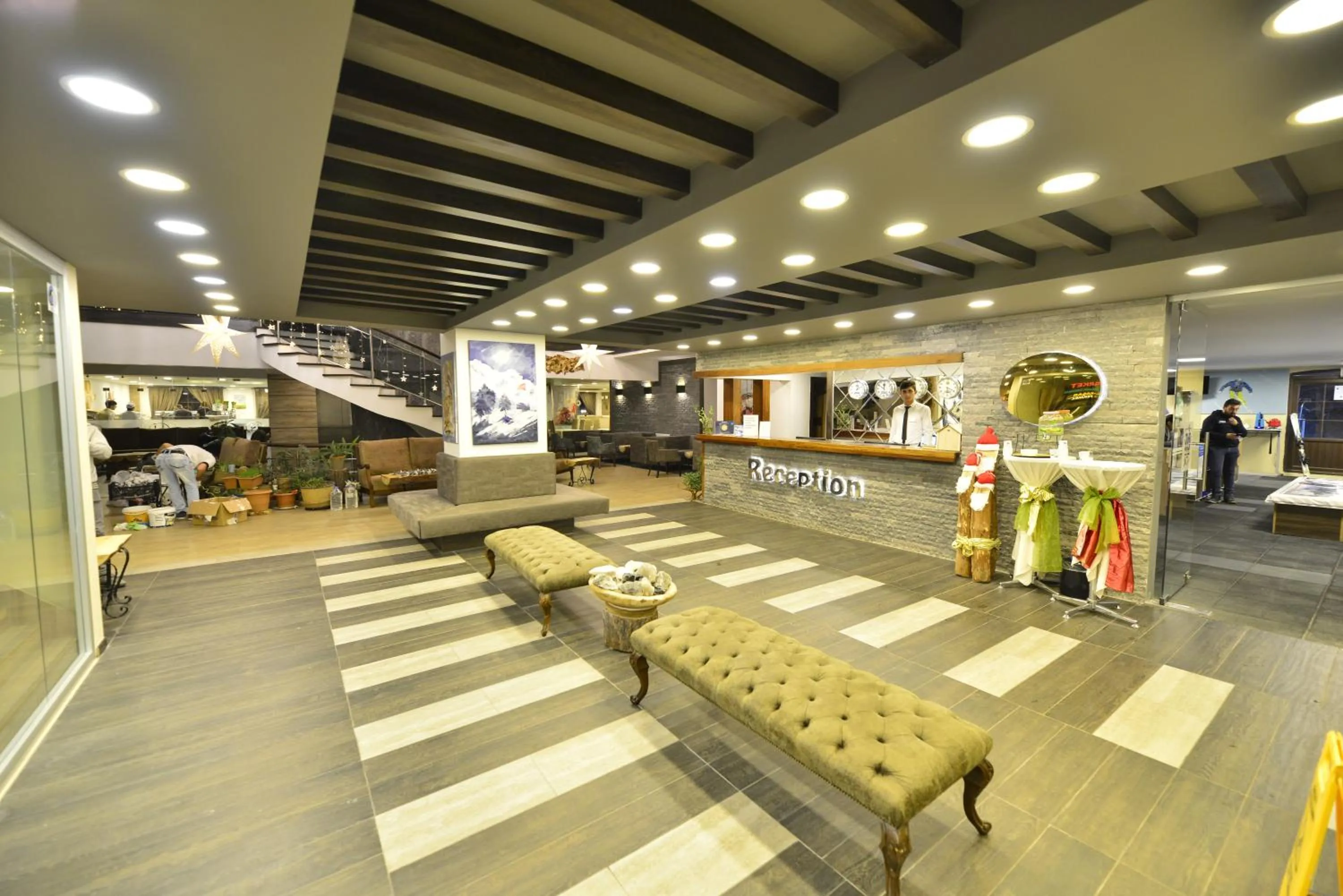 Communal lounge/ TV room in Sarikamis Habitat Hotel