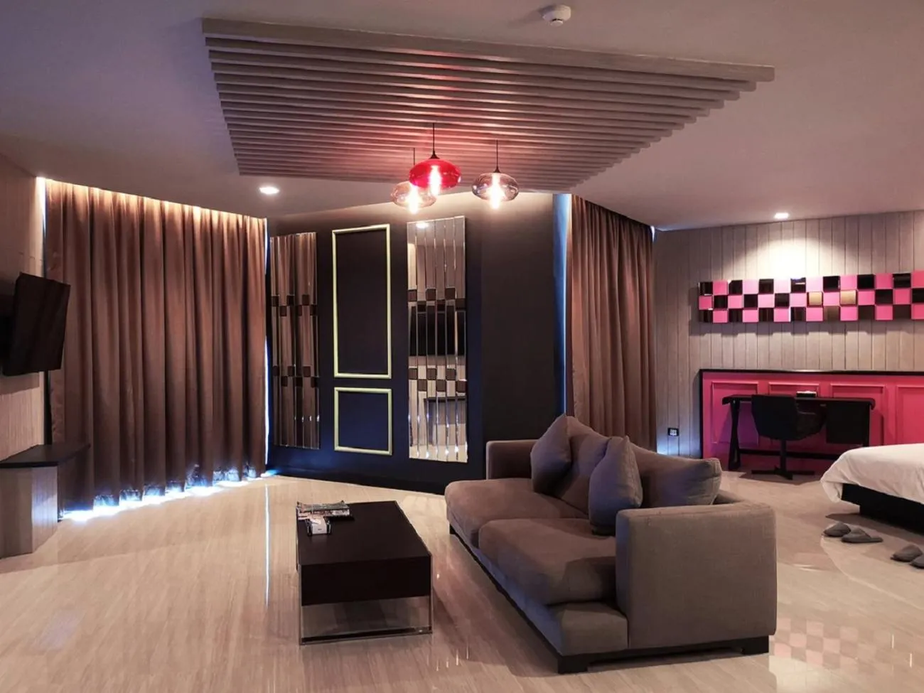 Living room in Tsix5 Phenomenal Hotel Pattaya