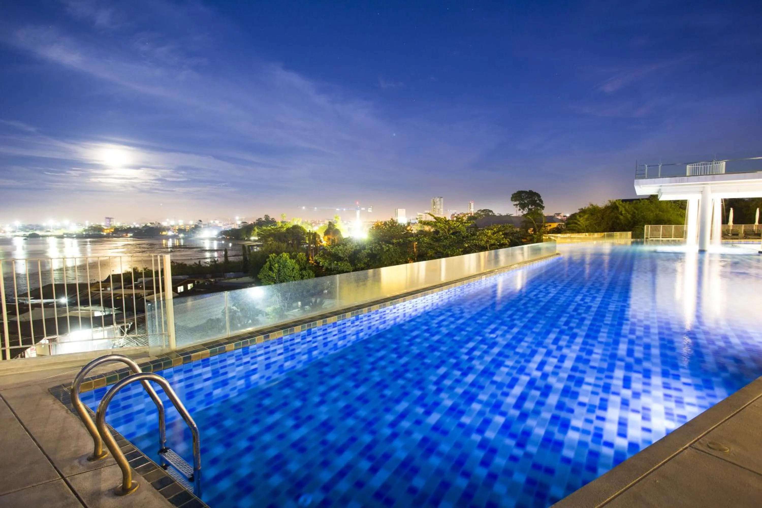 Tsix5 Phenomenal Hotel Pattaya