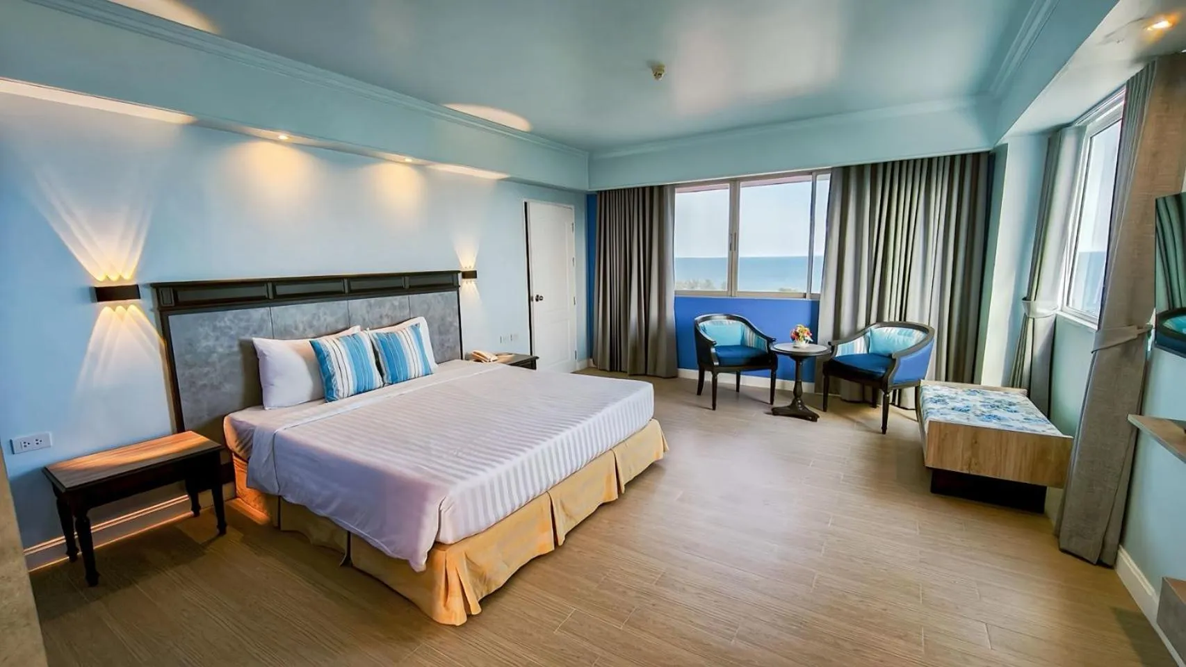 Bed in Hua Hin Grand Hotel and Plaza - SHA Extra Plus