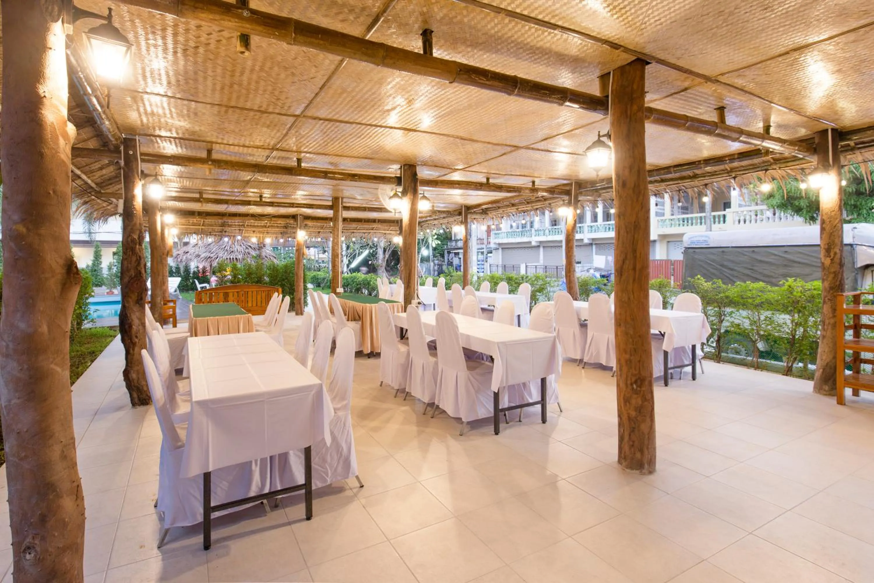 Banquet/Function facilities in Evergreen Resort Cha-am