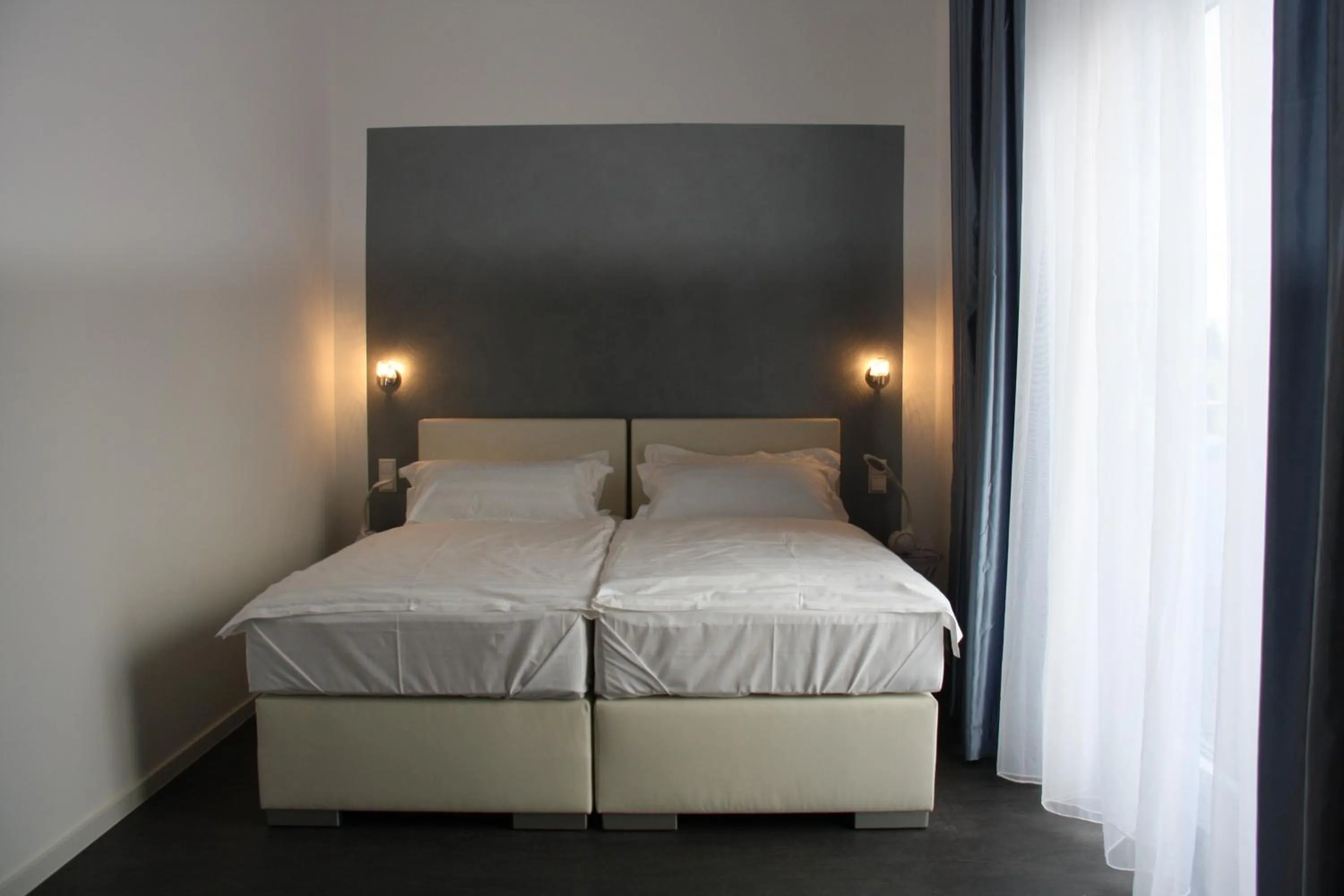 Day, Bed in Victoria Living