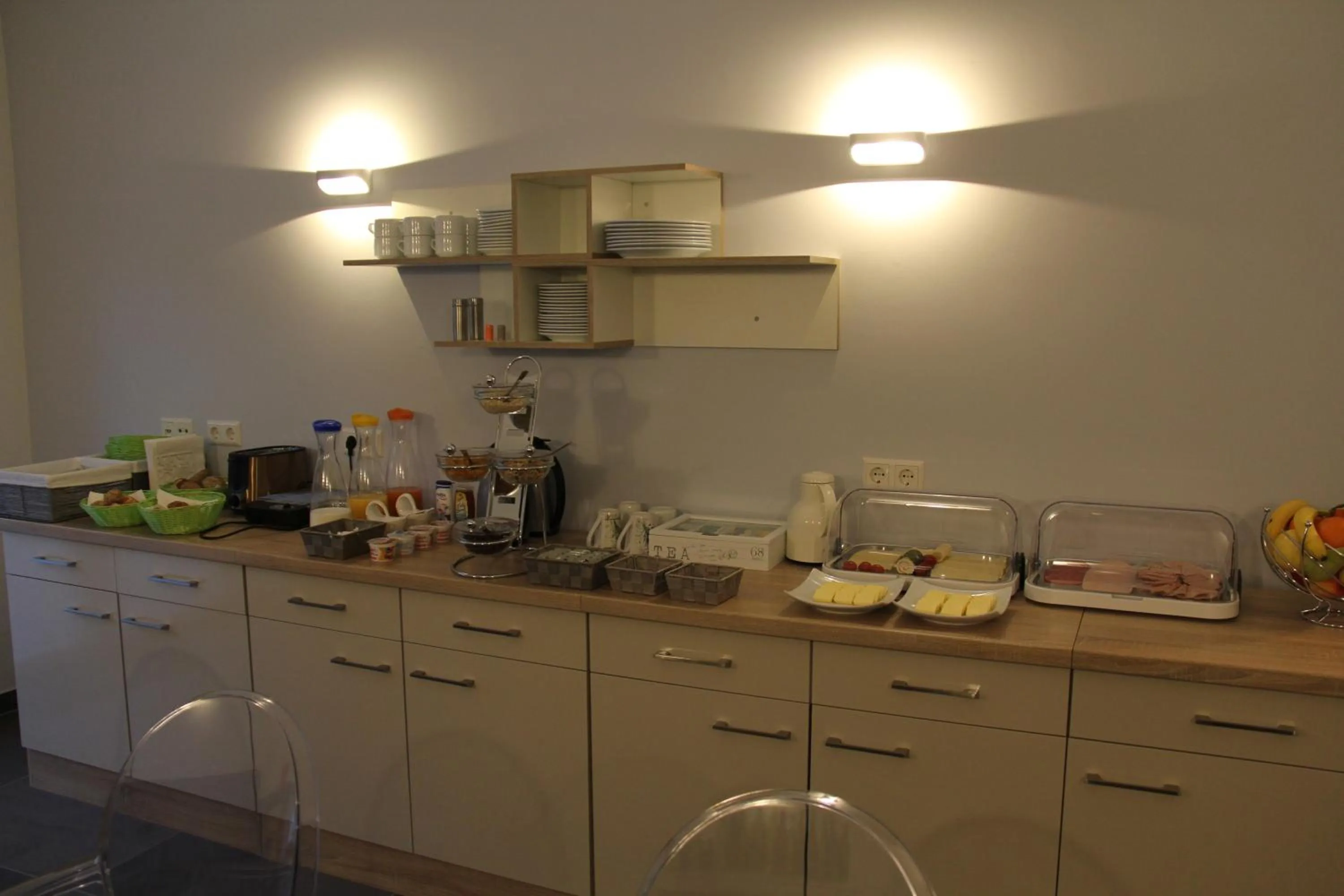 Restaurant/places to eat in Victoria Living