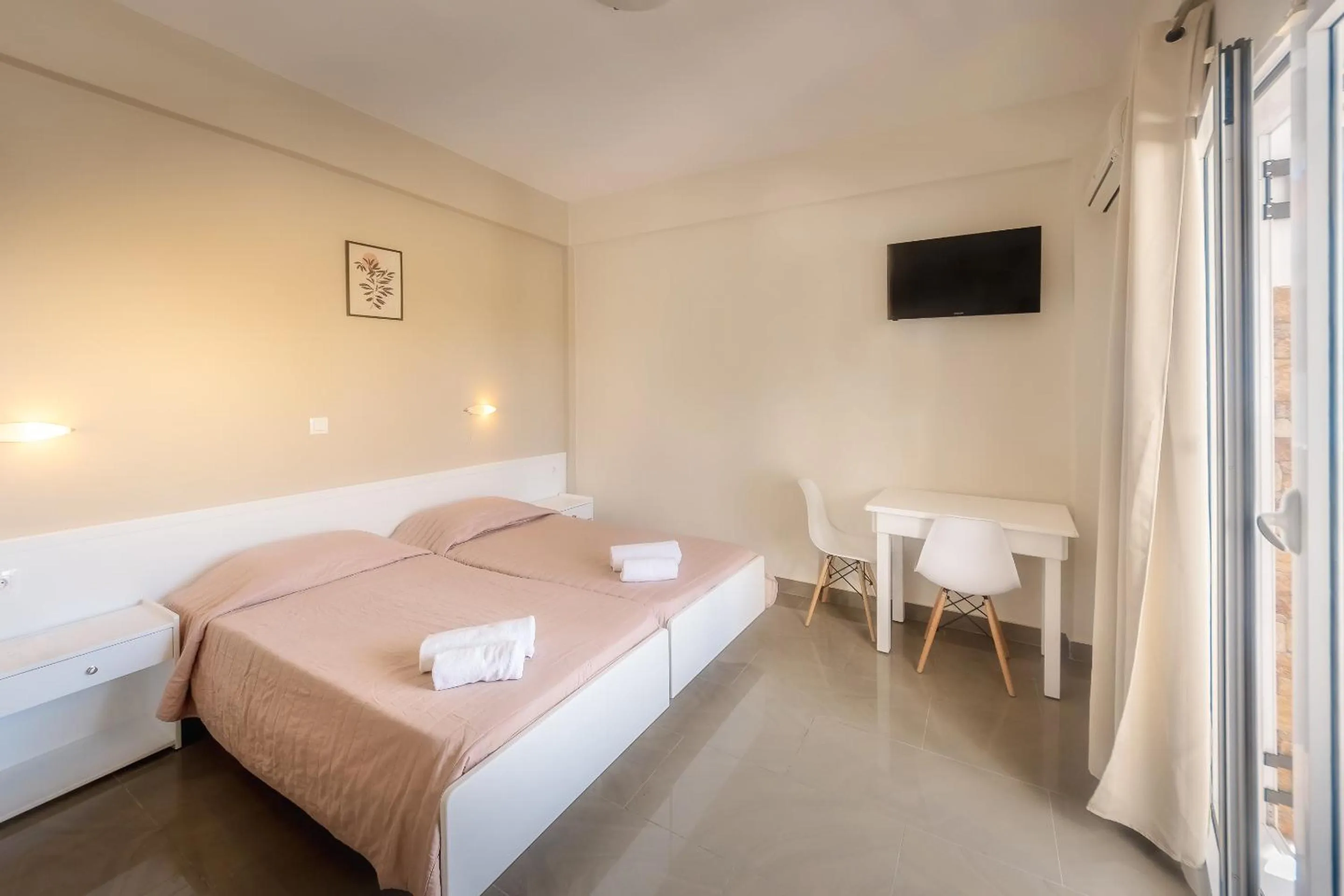 Bedroom, Bed in Chandris Apartments