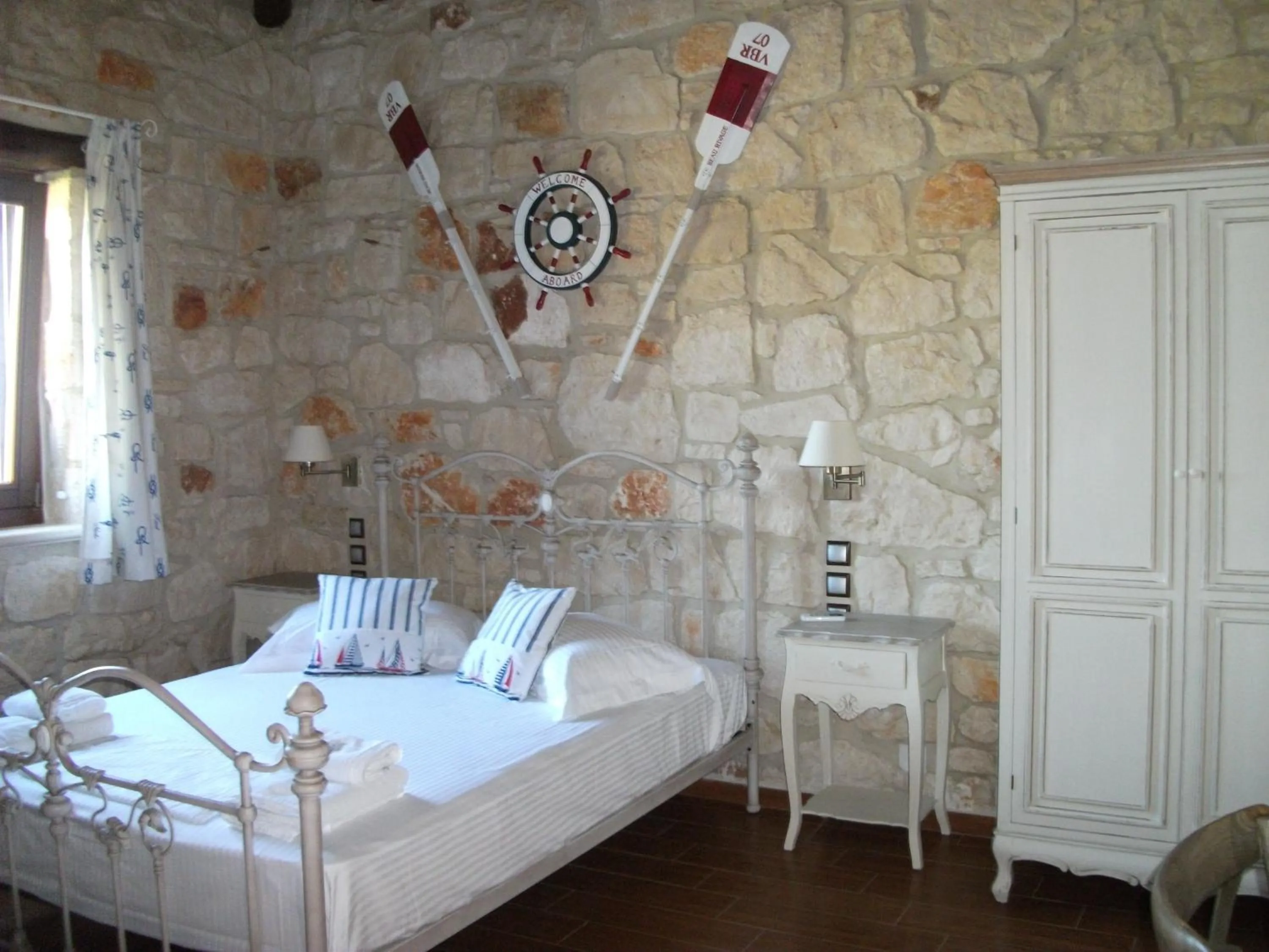 Bedroom, Bed in Kavos Psarou Villas