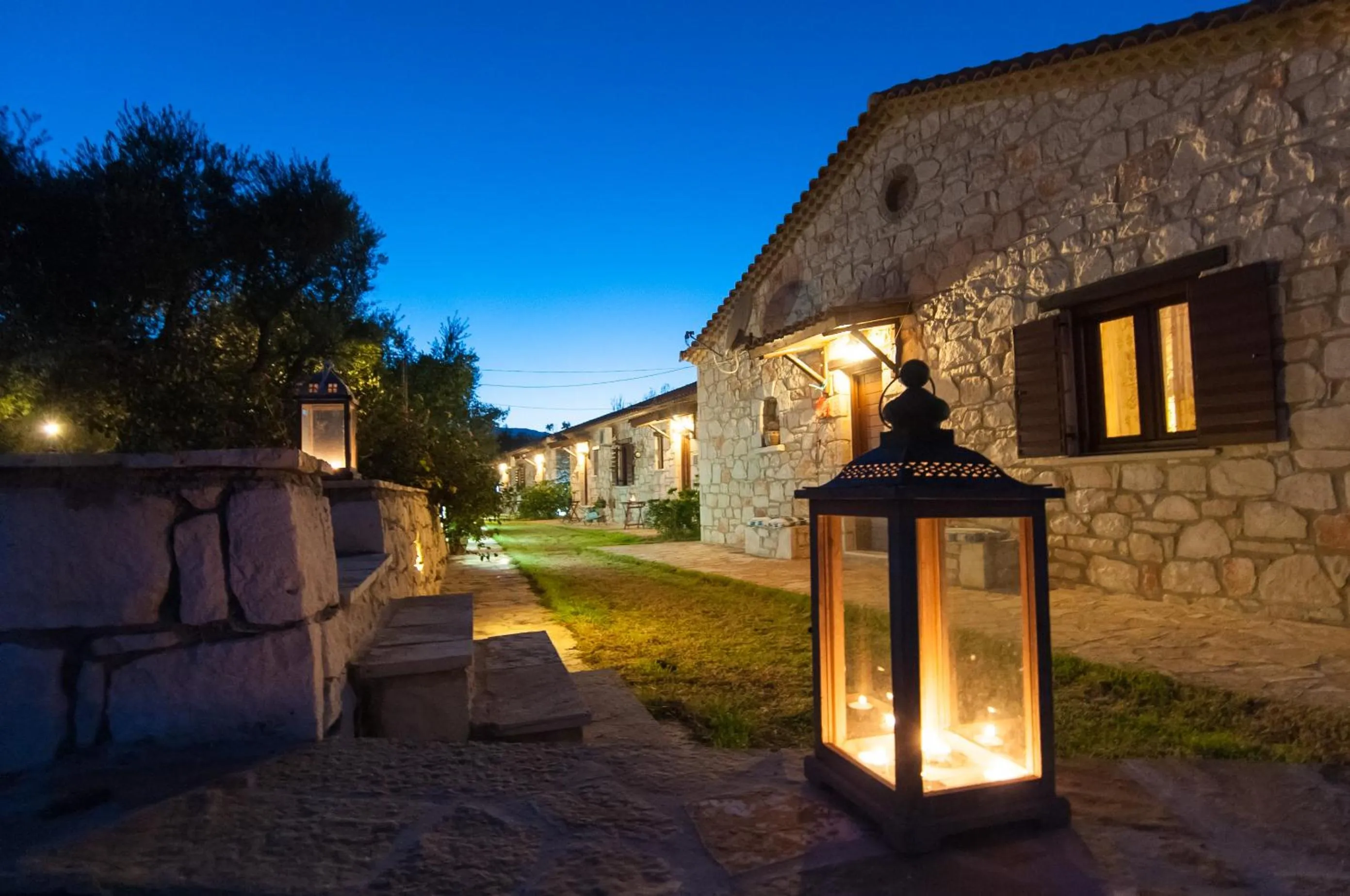 Property building in Kavos Psarou Villas