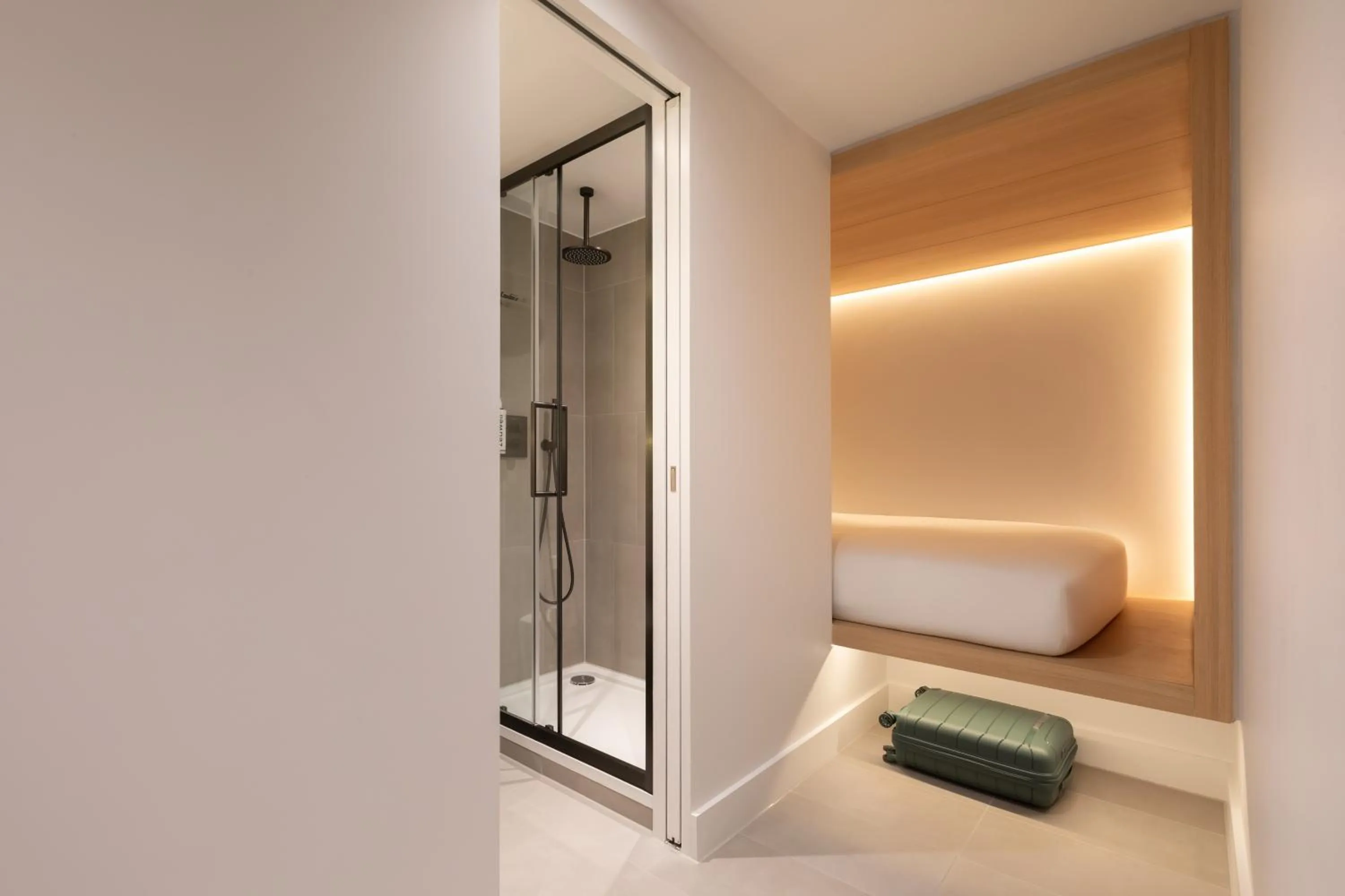 Bedroom in Zedwell Underground Hotel Park Lane