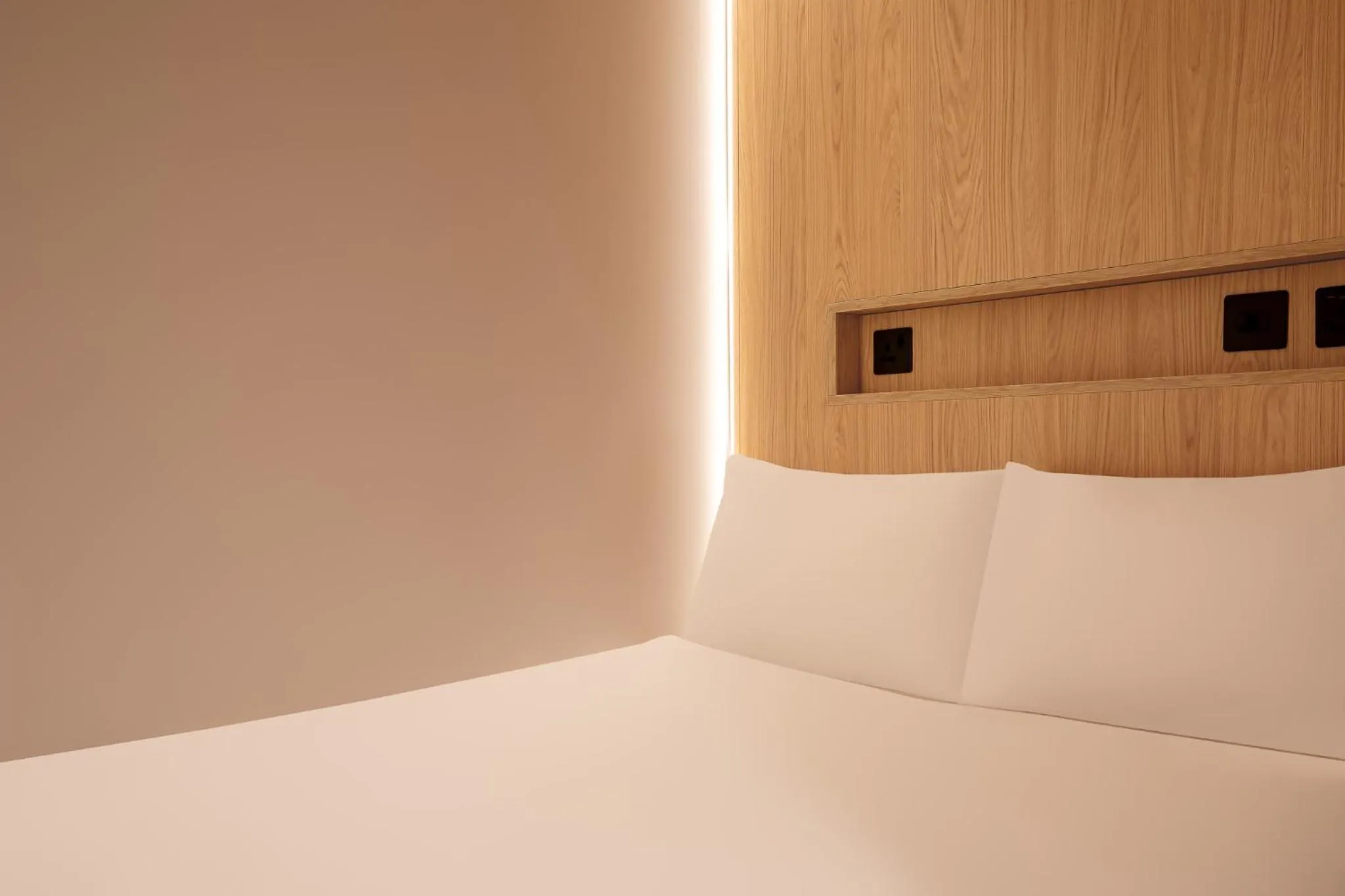 Bedroom, Bed in Zedwell Underground Hotel Park Lane