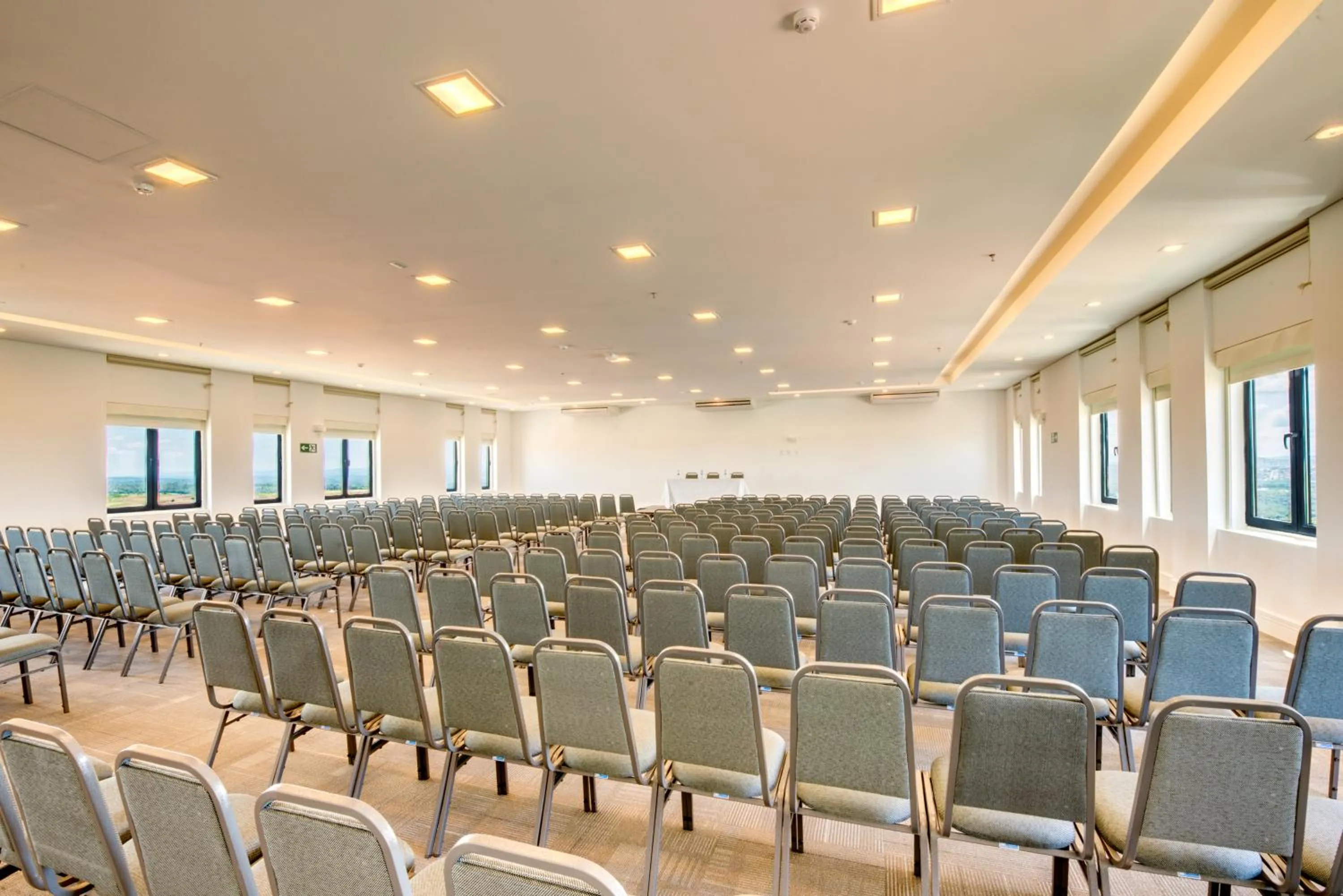 Banquet/Function facilities in Linx Confins by Wish