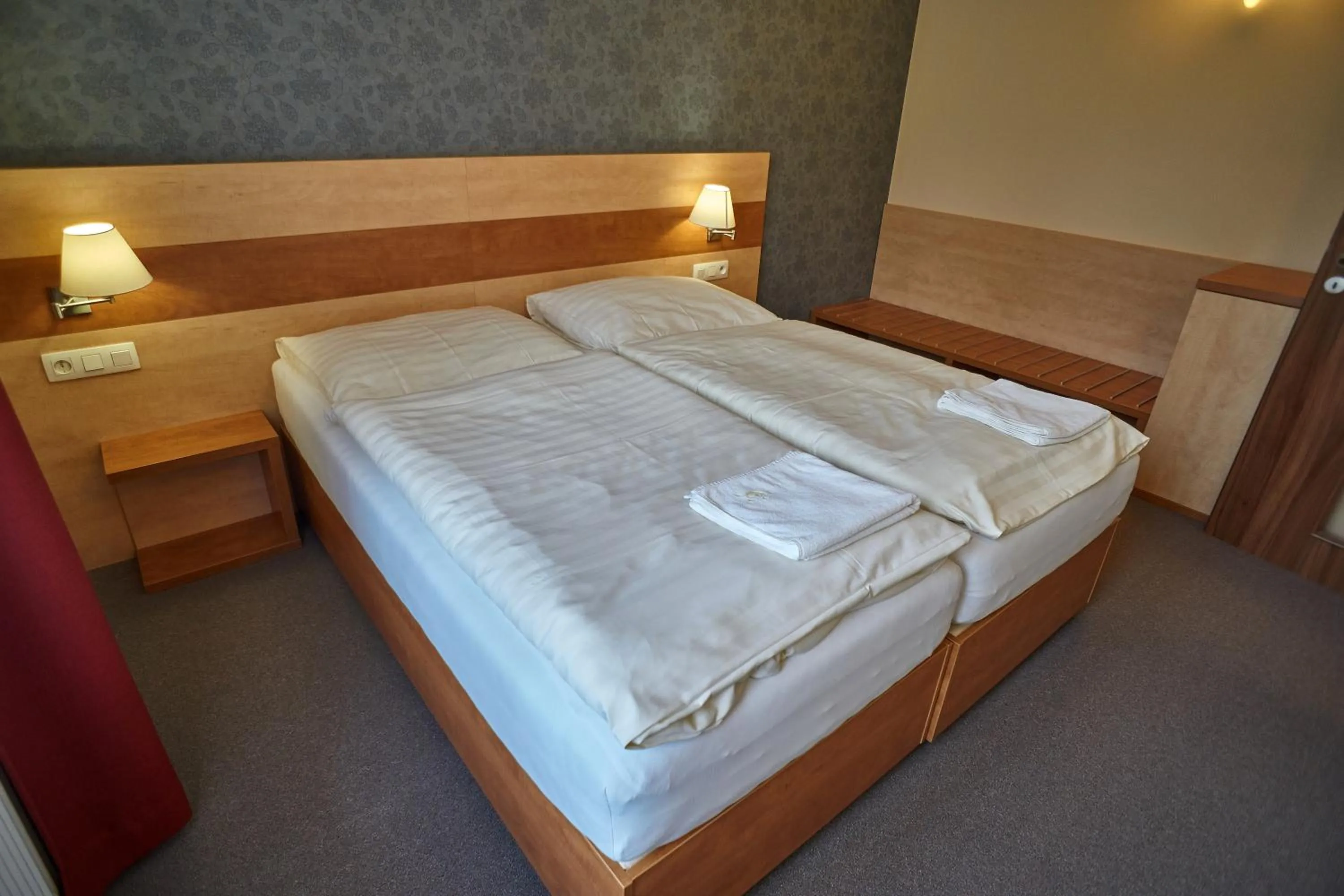 Bedroom, Bed in Hotel Toč