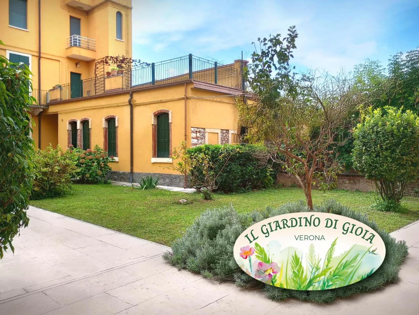Property building in Il Giardino di Gioia
