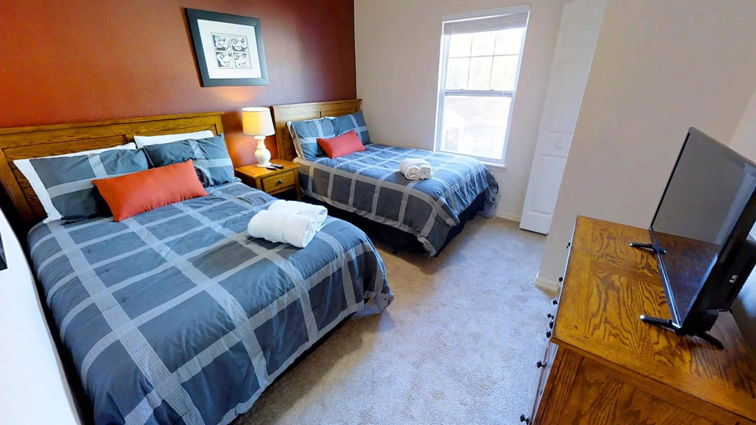 Other, Bed in Cozy 3 BD Townhome 2 king beds Close to Disney 1503