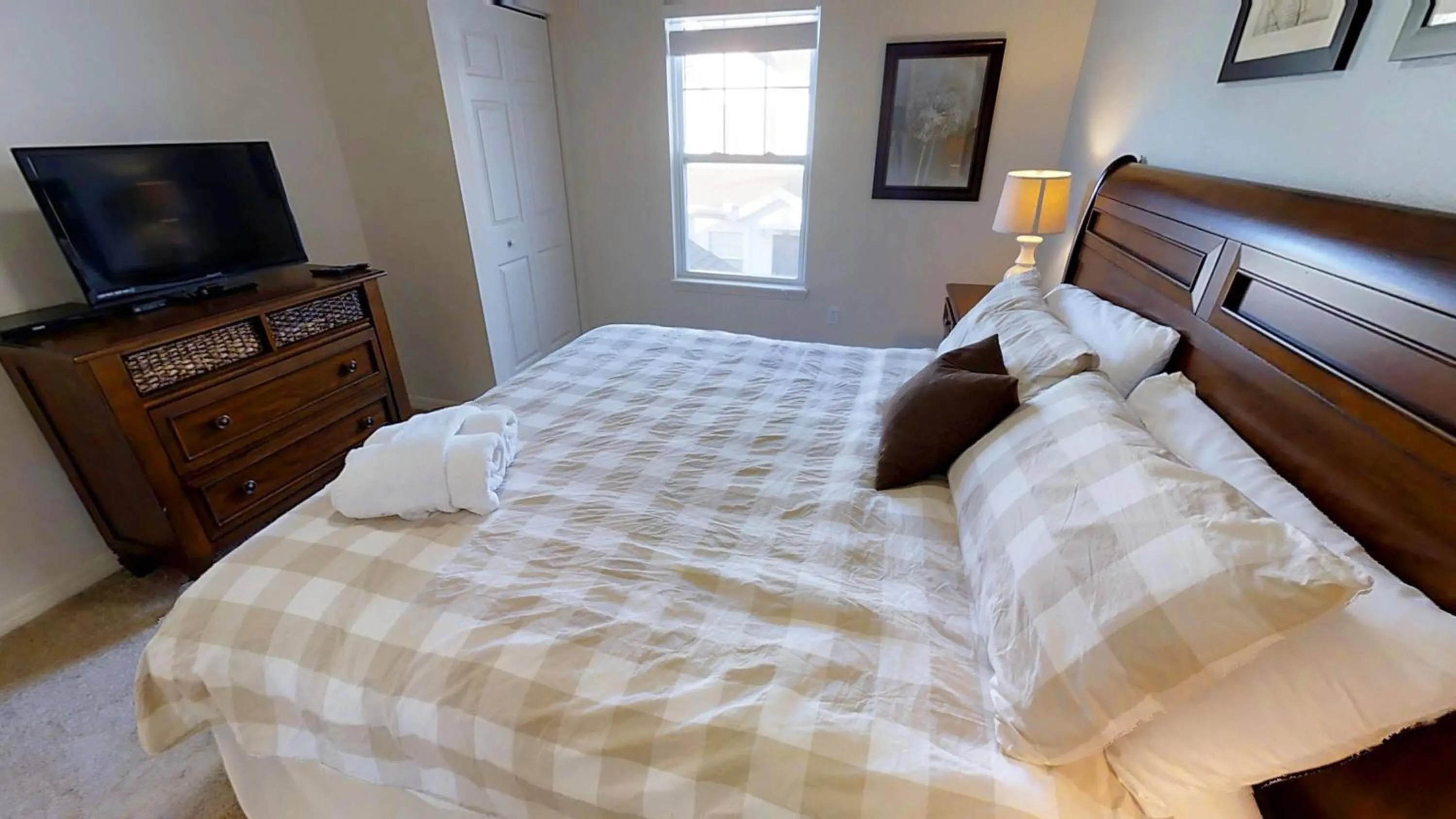 Other, Bed in Cozy 3 BD Townhome 2 king beds Close to Disney 1503