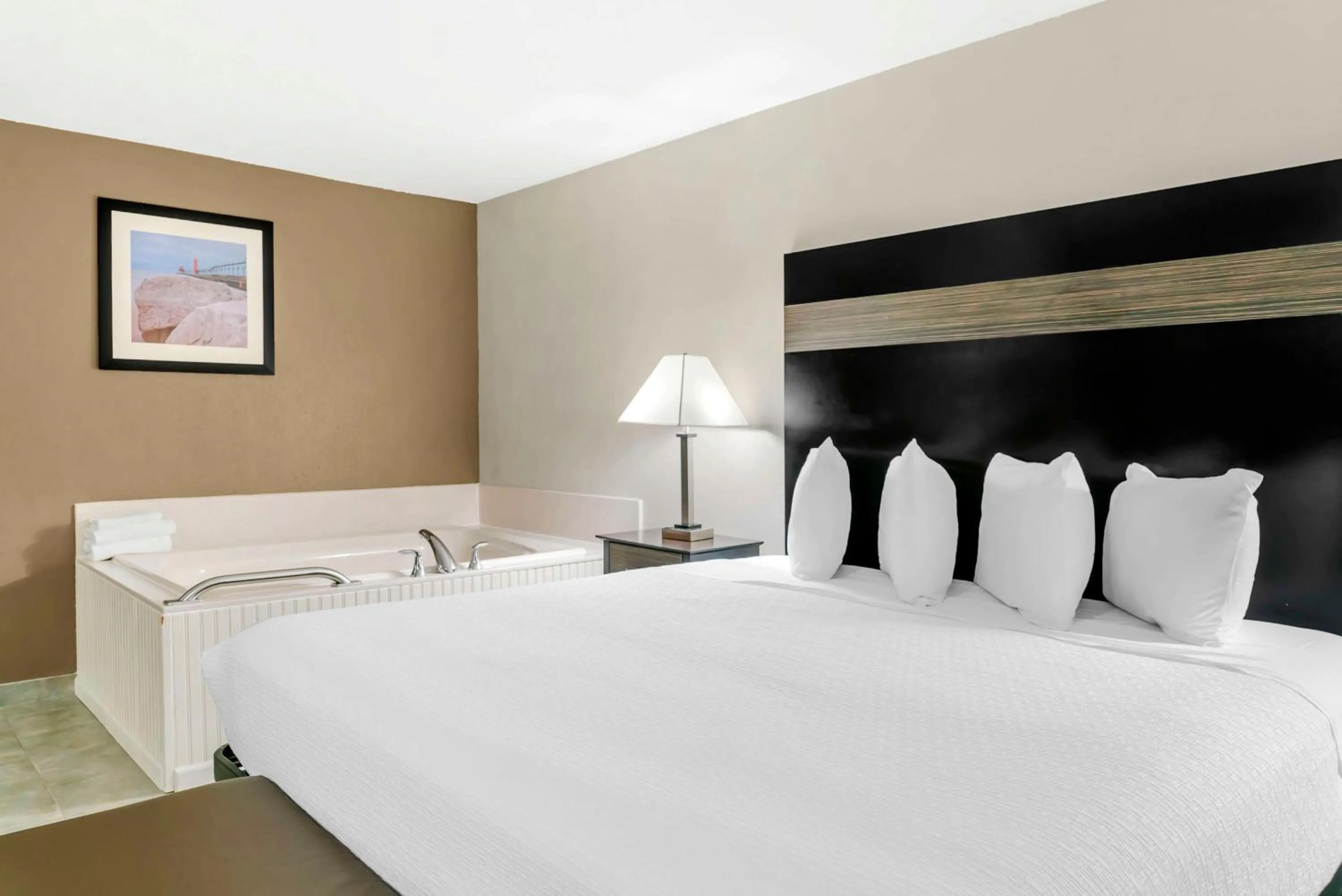 Bedroom, Bed in Best Western Beacon Inn