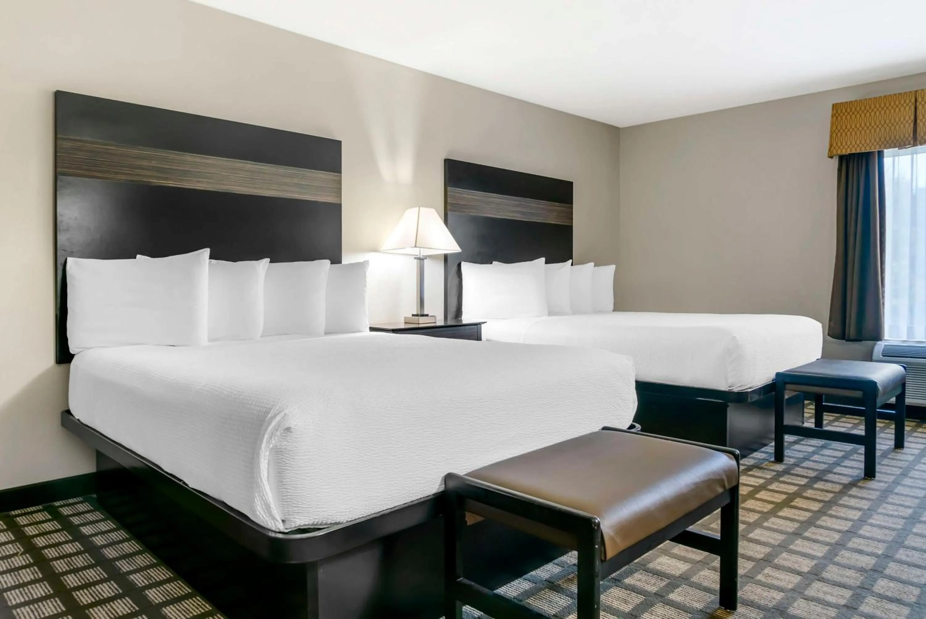 Bedroom, Bed in Best Western Beacon Inn