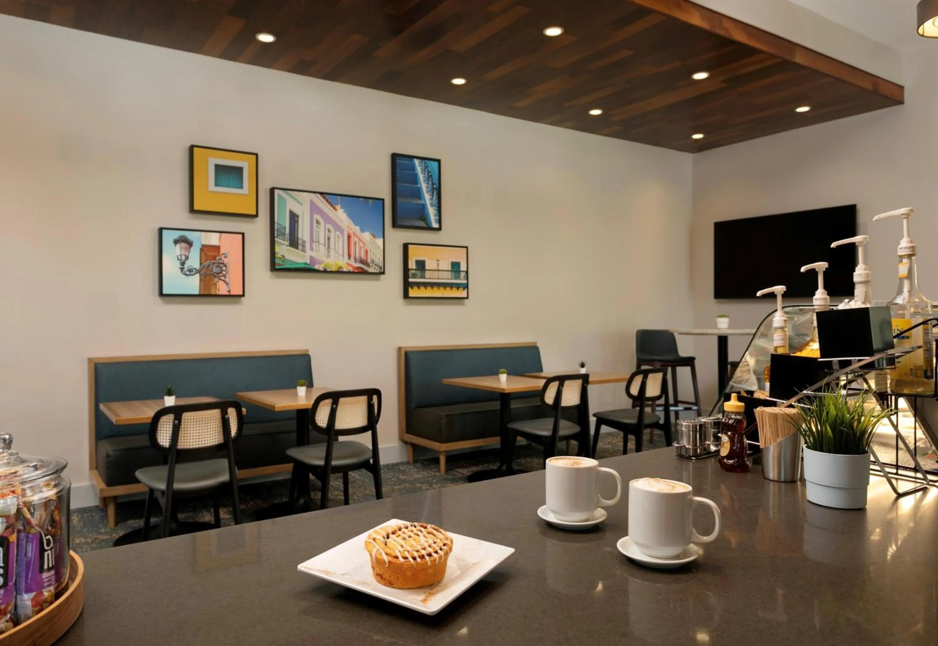 Restaurant/places to eat in Hyatt Place San Juan