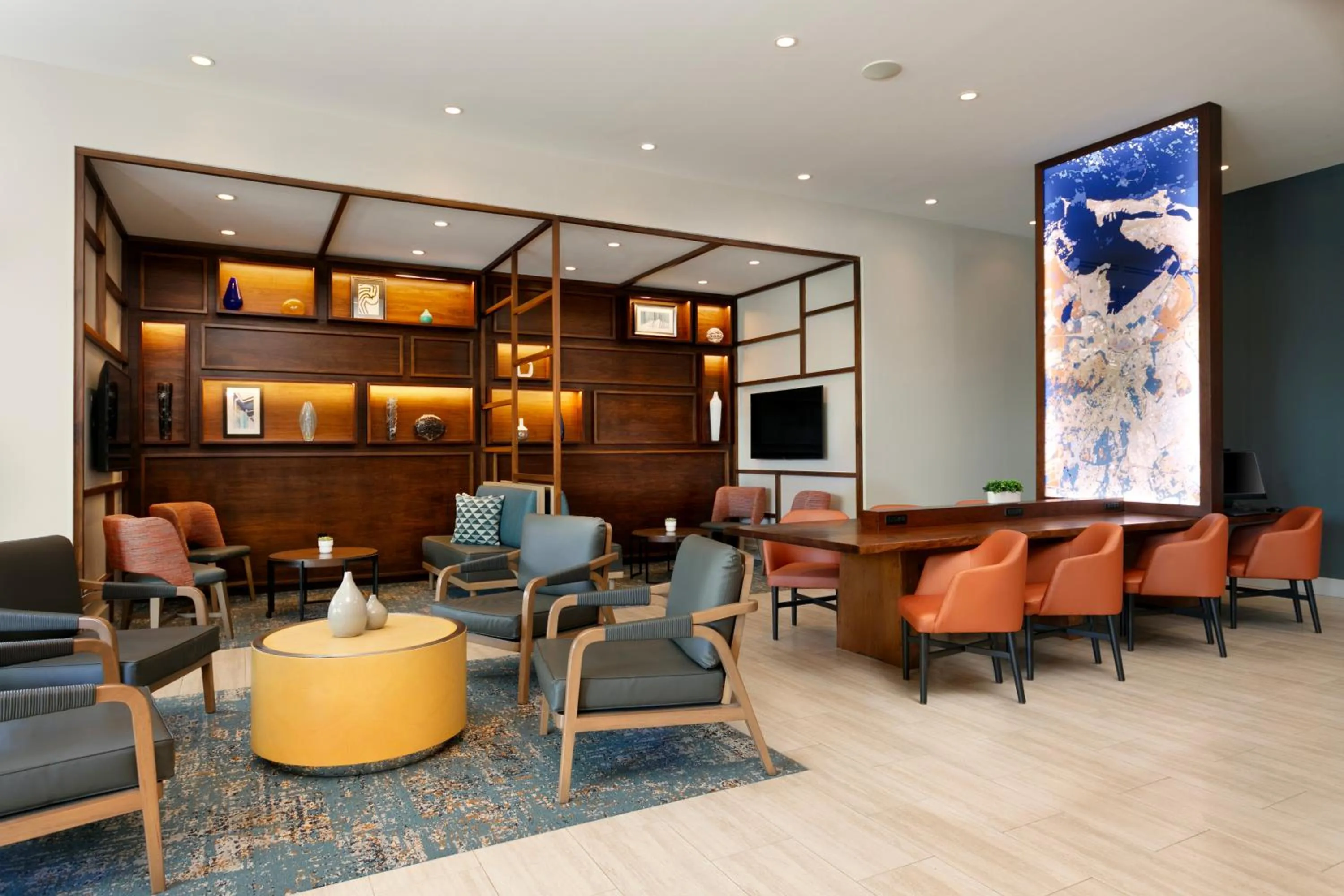 Communal lounge/ TV room in Hyatt Place San Juan