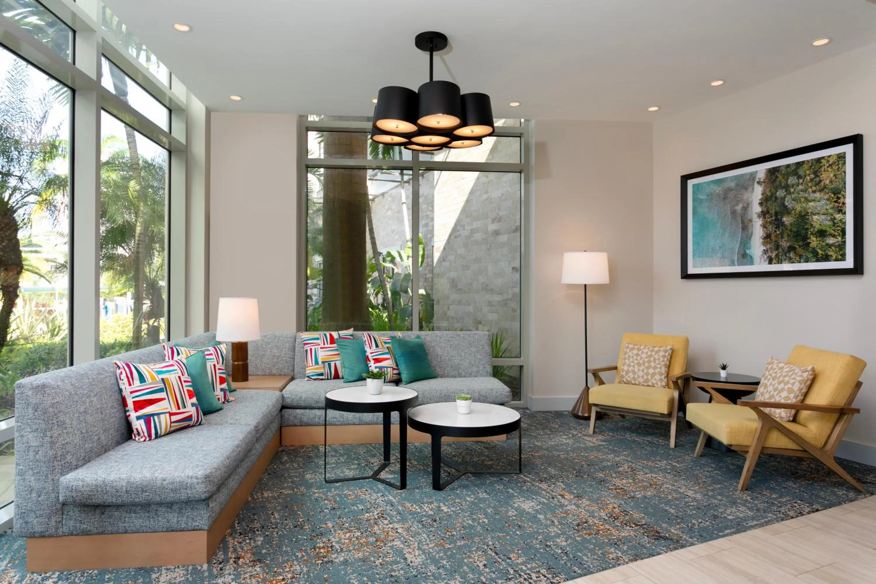 Communal lounge/ TV room in Hyatt Place San Juan