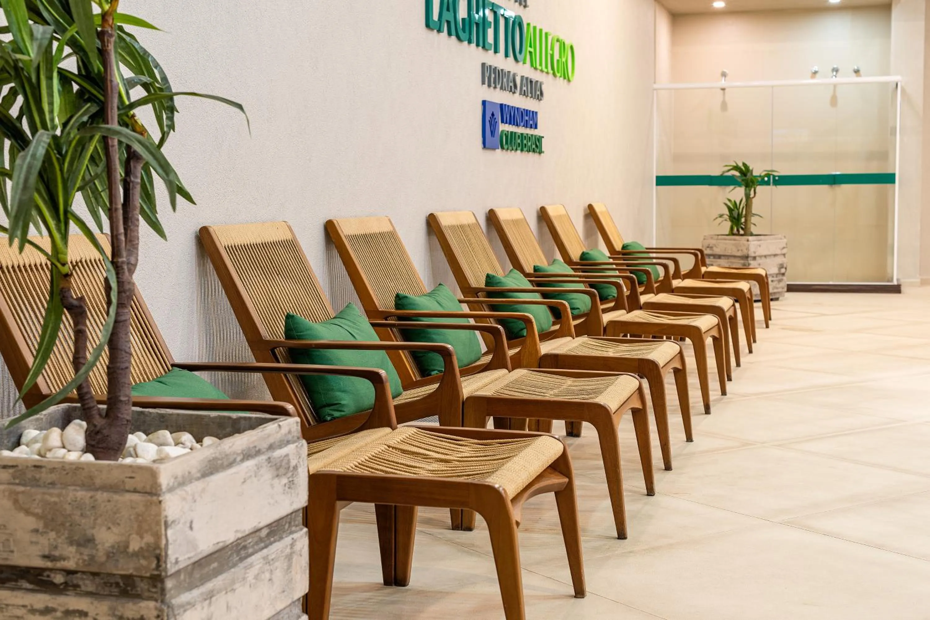 Seating area in Hotel Laghetto Pedras Altas