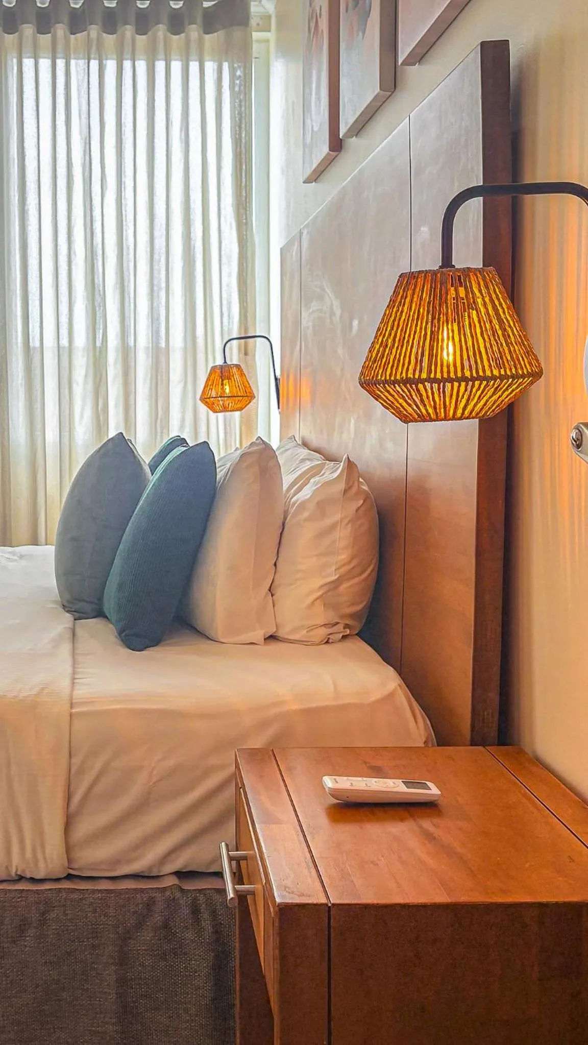 Bed in Majestic City Suites & Beach Hotel