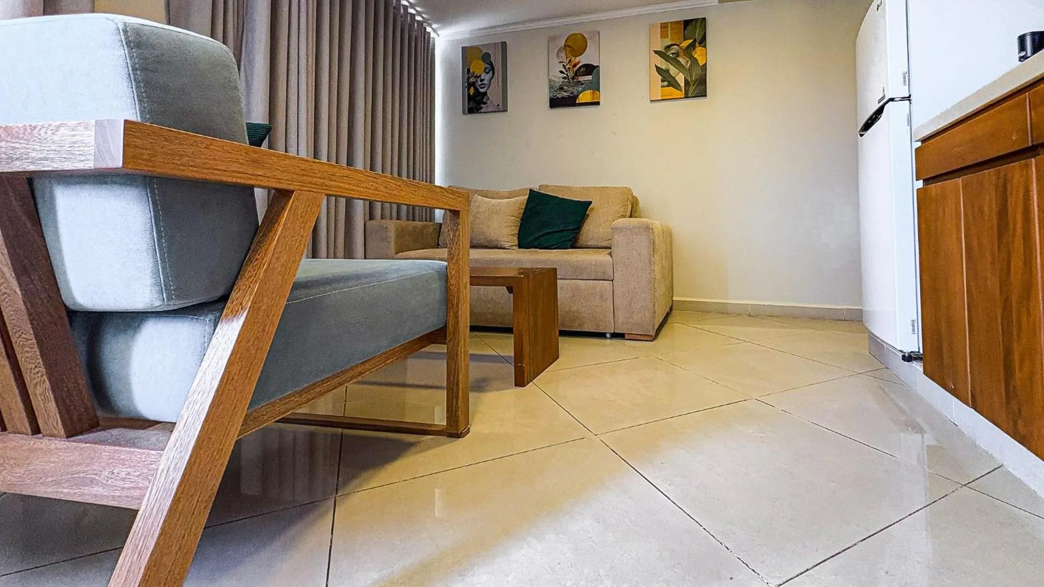 Majestic City Suites & Beach Hotel