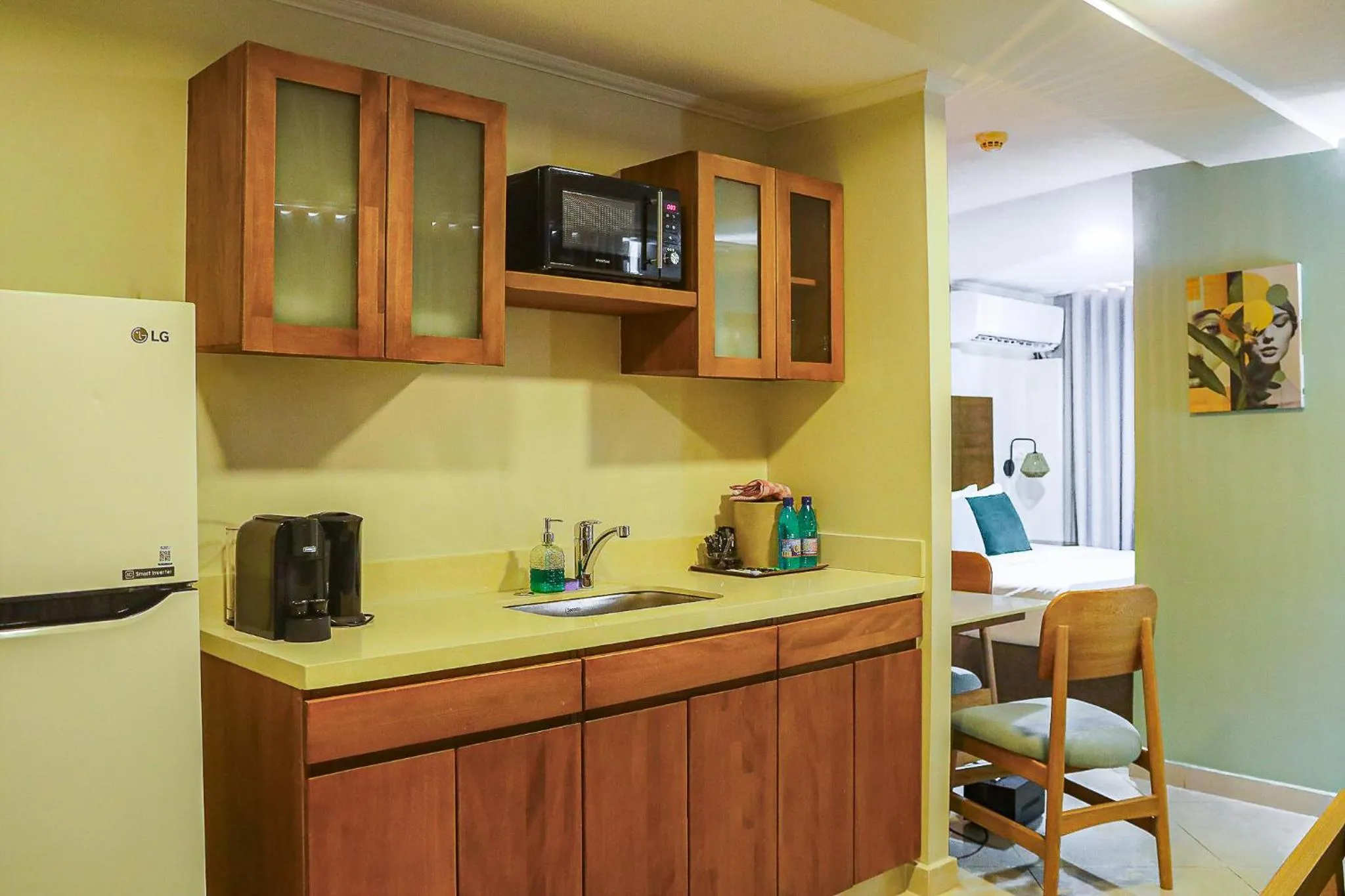 Majestic City Suites & Beach Hotel