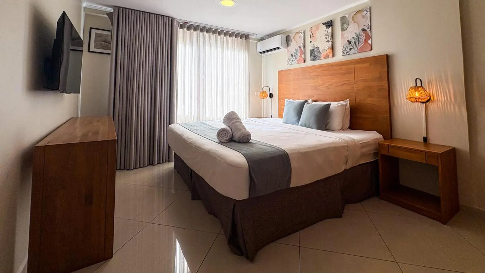 Neighborhood View King with Kitchenette in Majestic City Suites & Beach Hotel Neighborhood View King with Kitchenette in Majestic City Suites & Beach Hotel